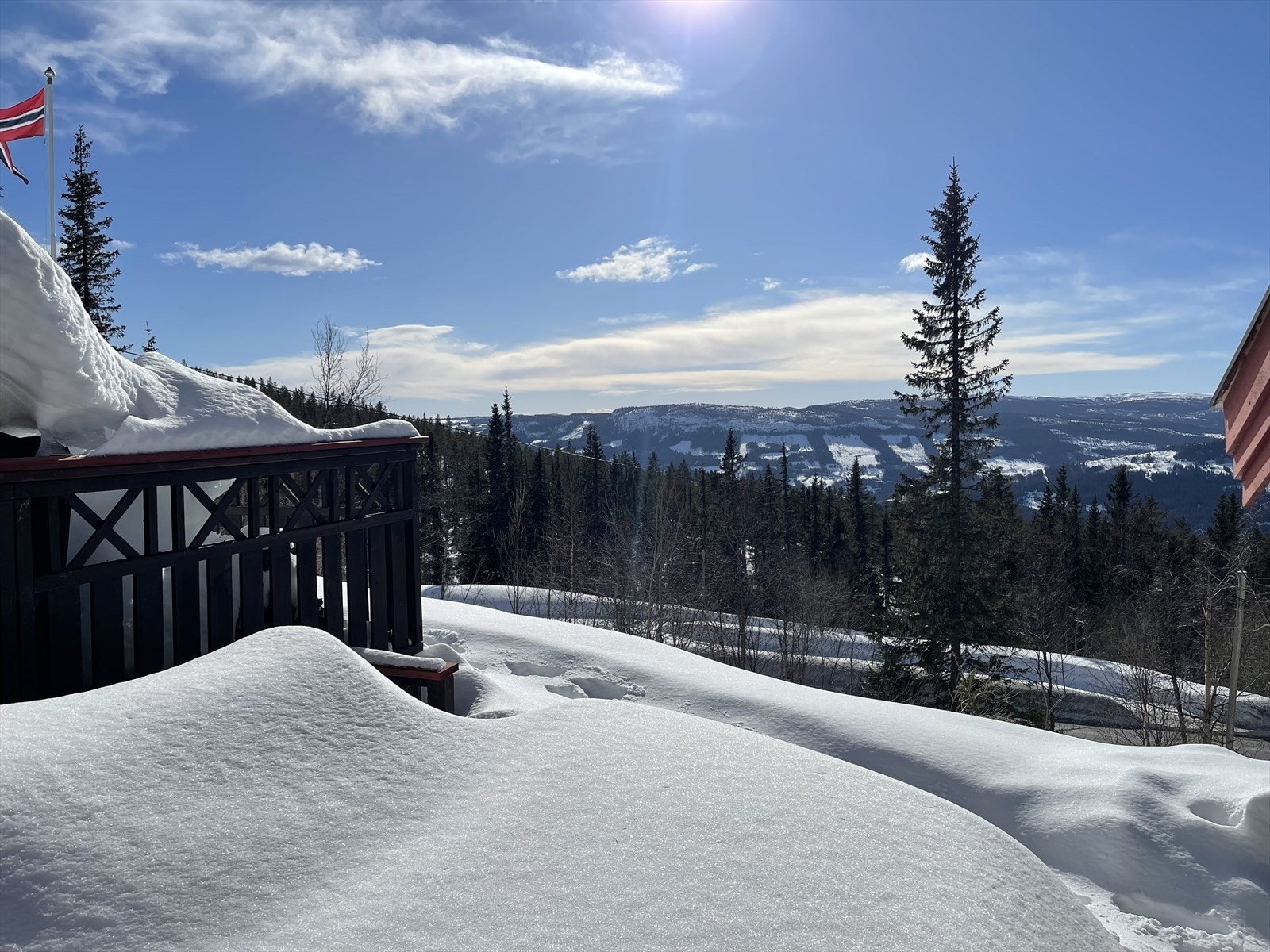 Turmulighetene er mange på Tonsåsen, men hytta er også et flott utgangspunkt for turer rundt i Valdres. Galleribilde