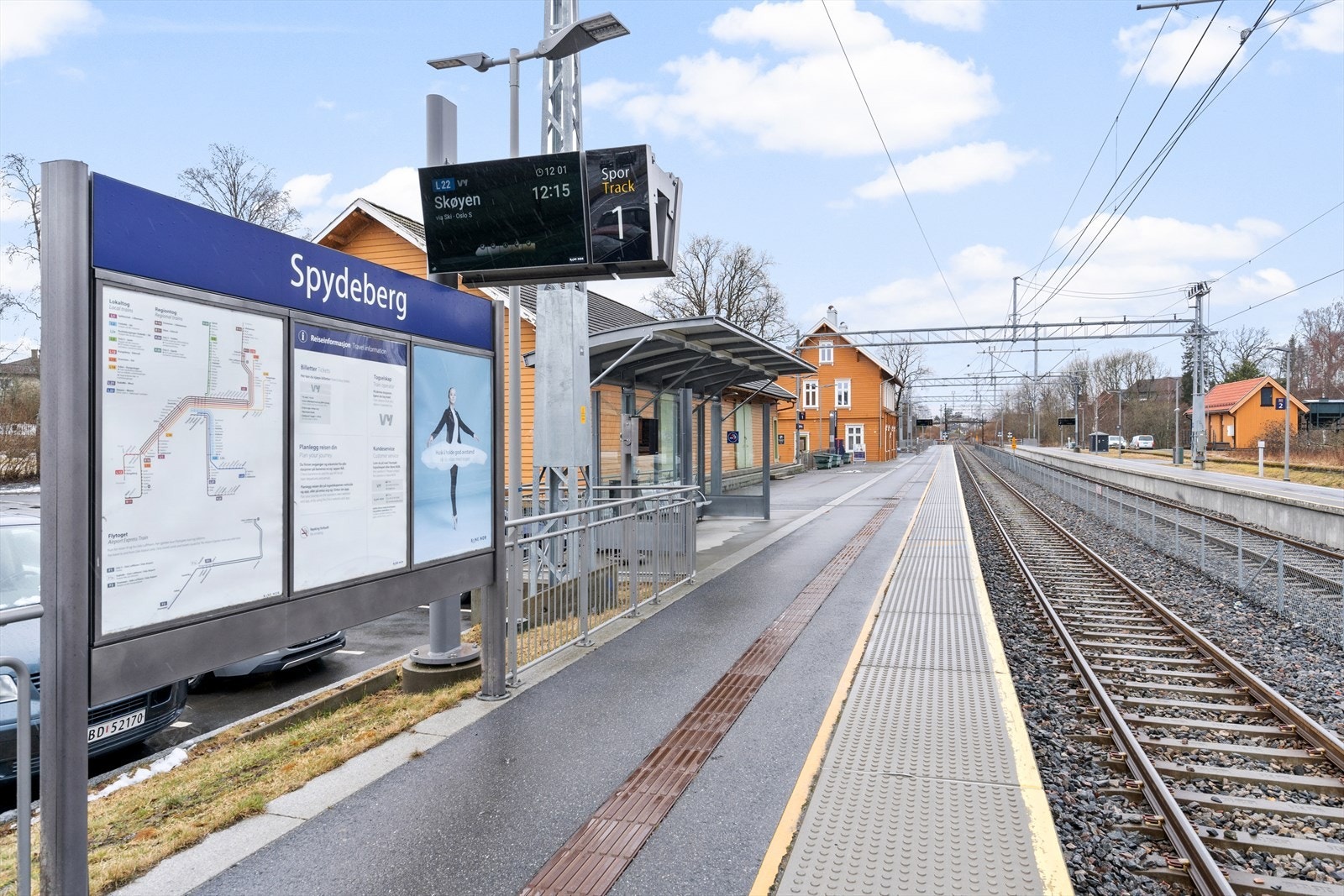 Det er ca. 3 km til Spydeberg stasjon. Toget bruker fra 40 minutter til Oslo S. Galleribilde