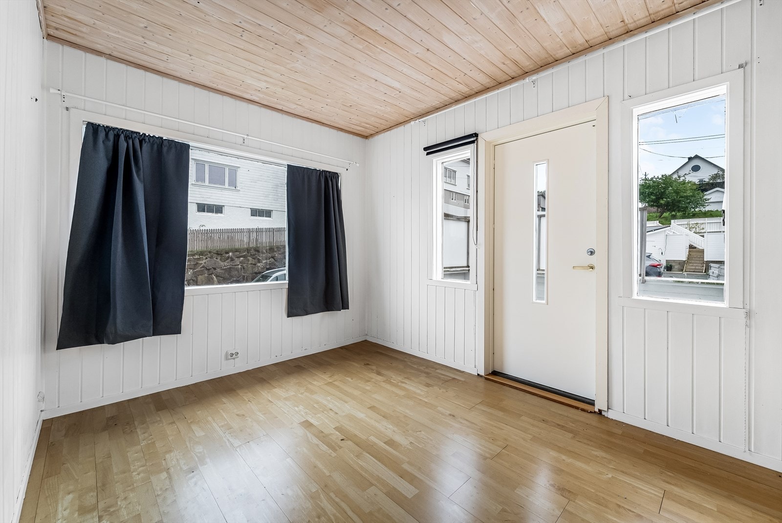 Soverom 2 av 2 i 2. etg. Galleribilde