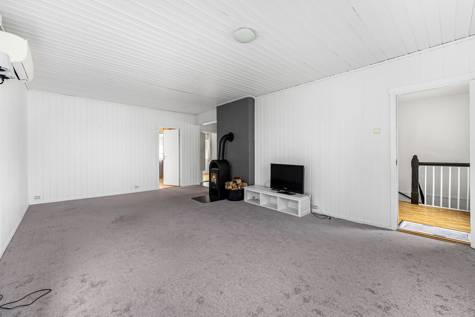 Teppebelagt gulv i stue i 2. etasje. Galleribilde