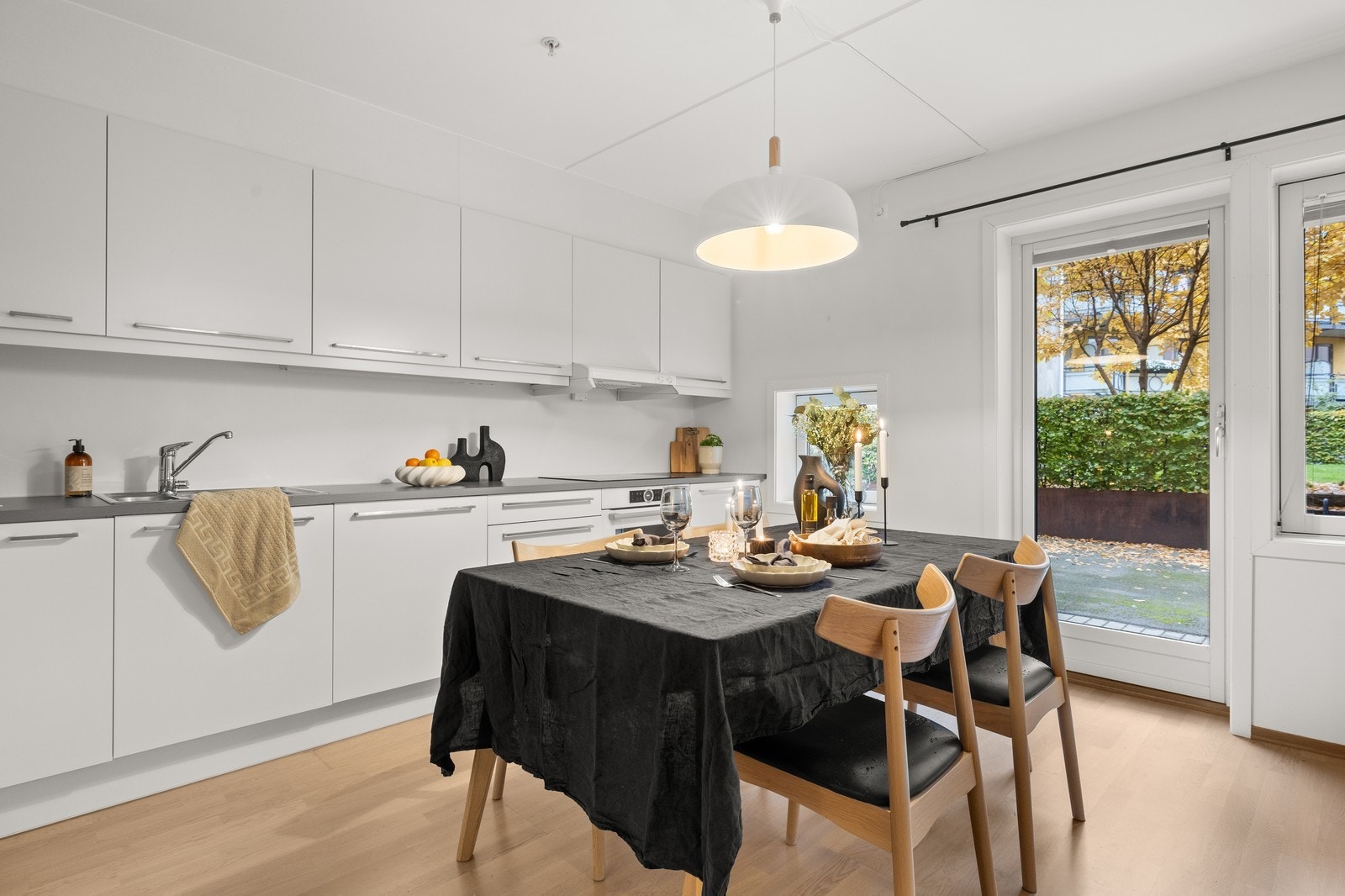 På kjøkkenet er det alt av integrerte hvitevarer. Galleribilde