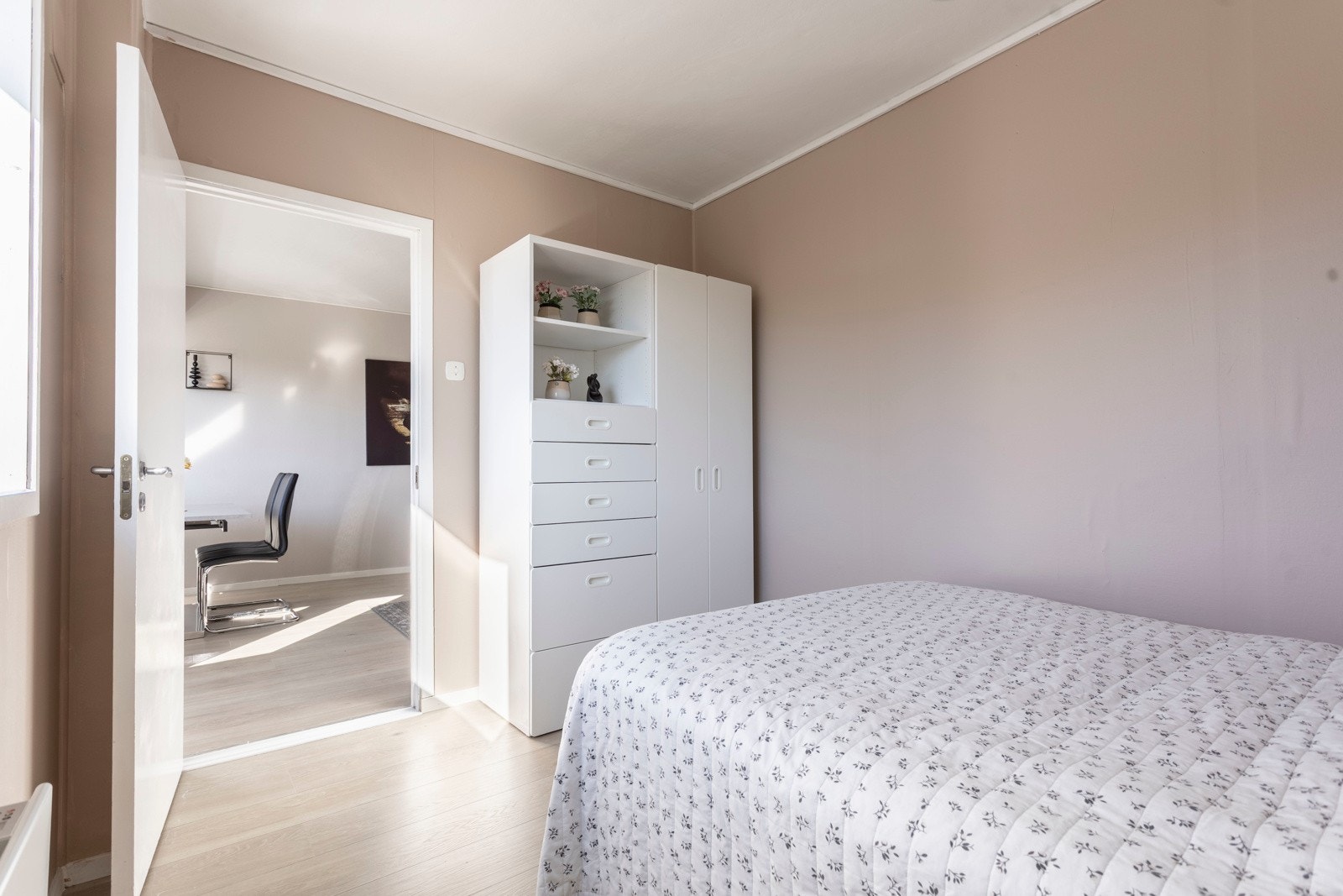 Soverom 1 måler 9,2 m². Galleribilde