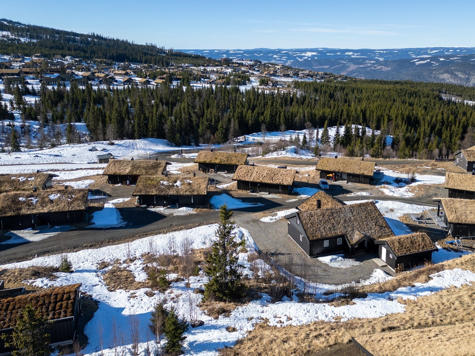 Eiendommen er regulert til fritidsbebyggelse - På hver enkelttomt kan det oppføres 3 bygninger: Hytte, anneks og uthus/garasje, men kun én boenhet Galleribilde