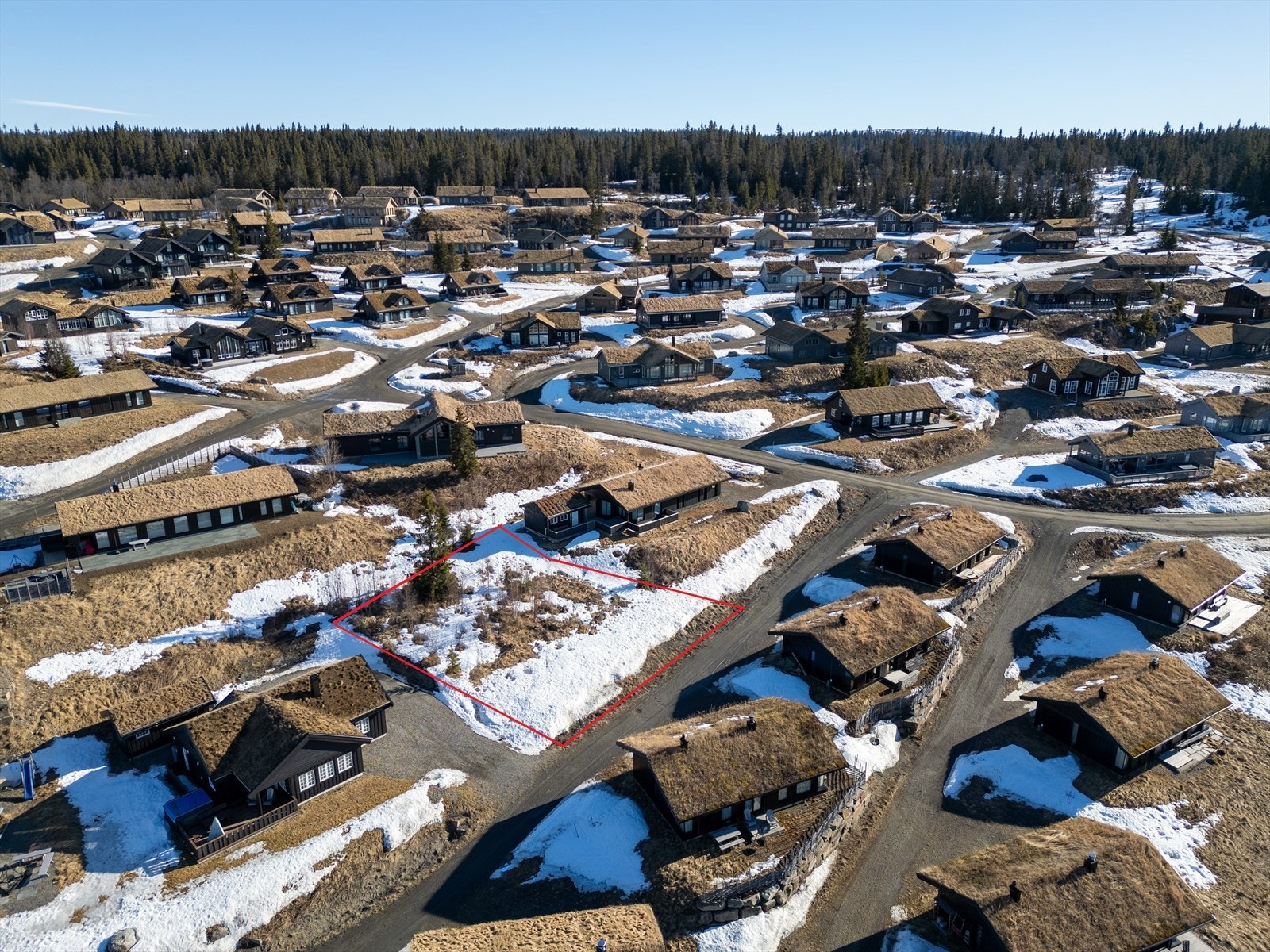 I tillegg er det kort vei til Lillehammer som frister med familieaktiviteter som Hunderfossen, Olympiaparken, Lilleputthammer og Lekeland - Bildet er for illsutrasjon og avvik av tomtegrenser vil forekomme Galleribilde