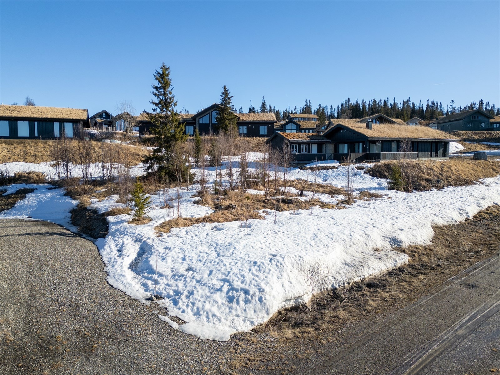 Hyttefeltet har en beliggenhet på ca 835 moh på toppen av Hafjell - Tomten er 825,8m² og har en utnyttelsesgrad på BYA 20% Galleribilde