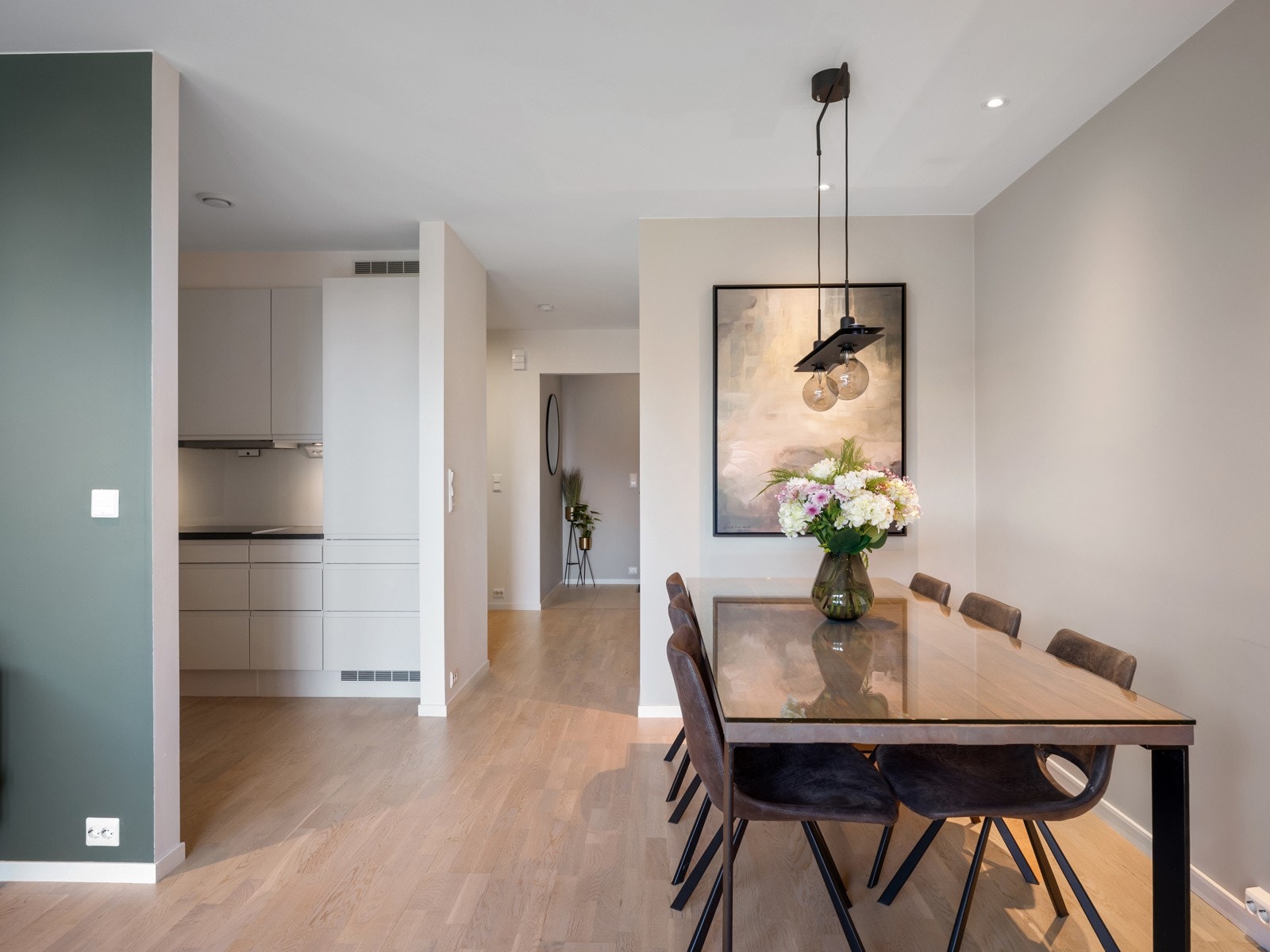 God plass til spisebord Galleribilde