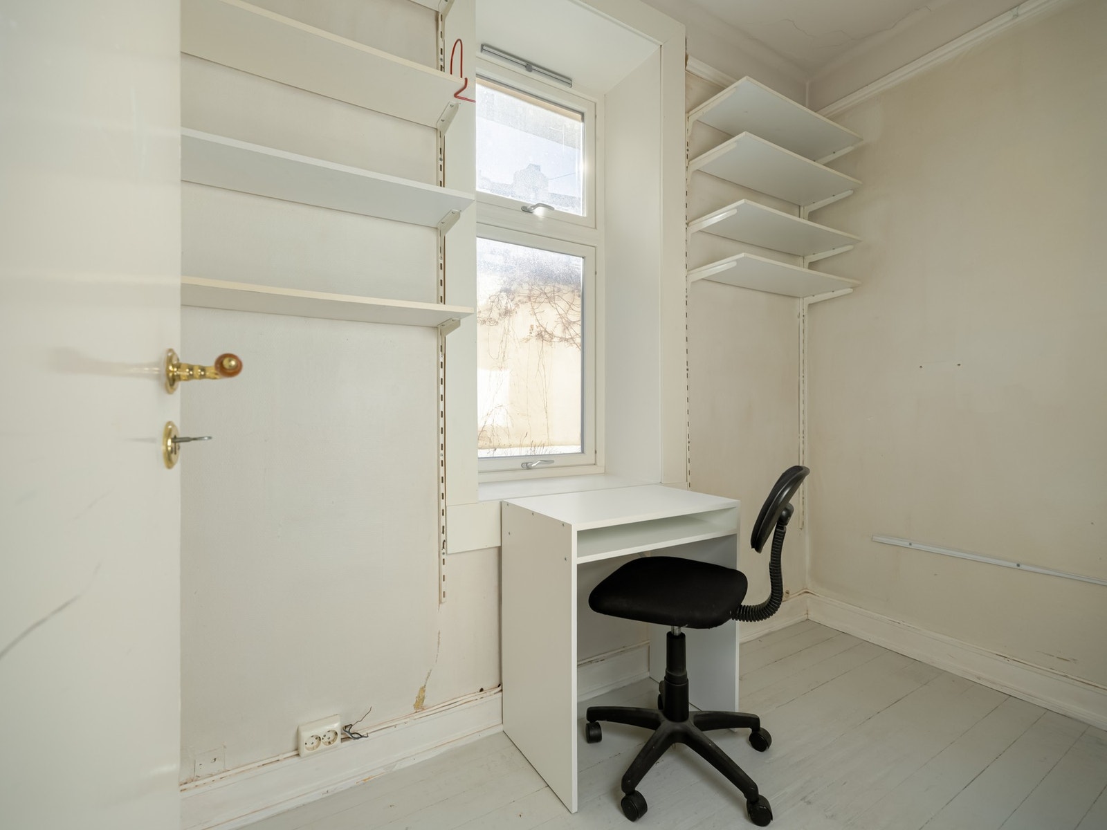 Leiligheten har et romslig kontor med inngang fra entreen. Galleribilde