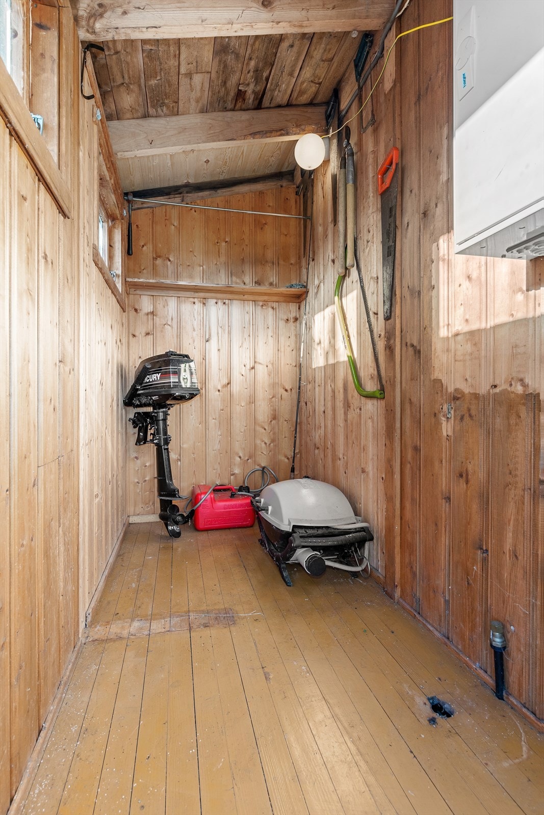 Plass til diverse redskaper, grill, utemøbler Galleribilde