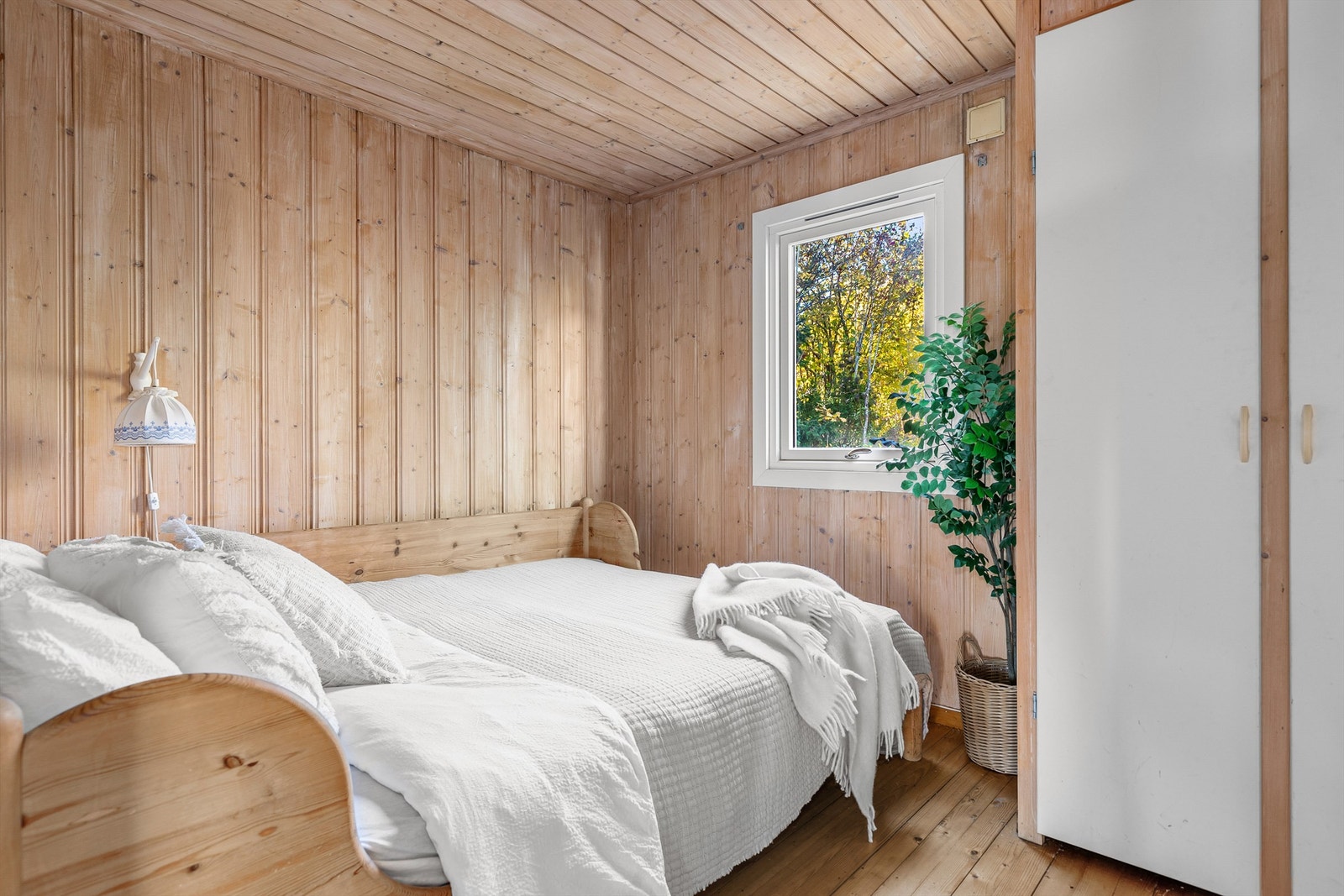 Soverom 3 med plass til dobbeltseng og klesskap Galleribilde