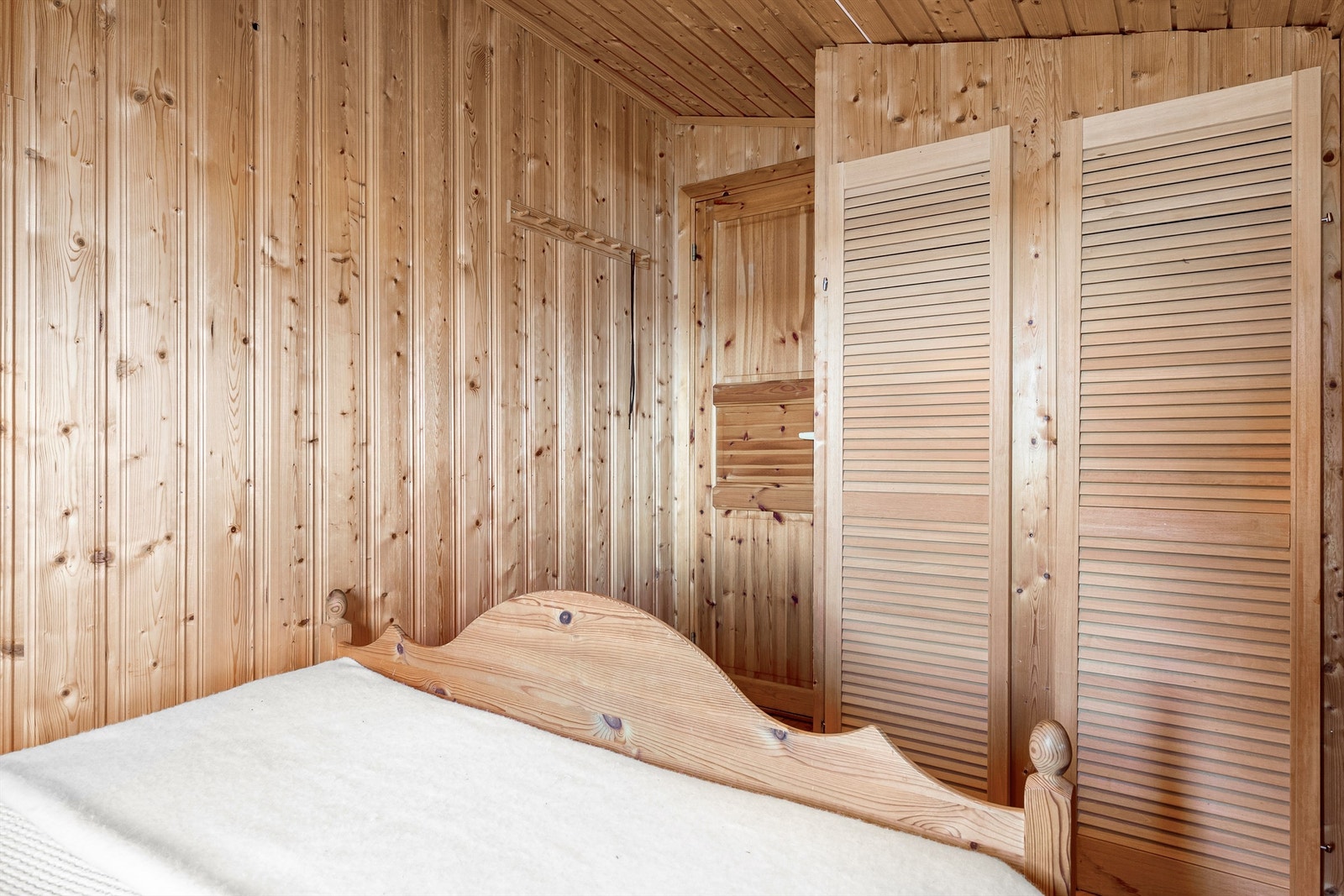 Soverom 1 med klesskap Galleribilde