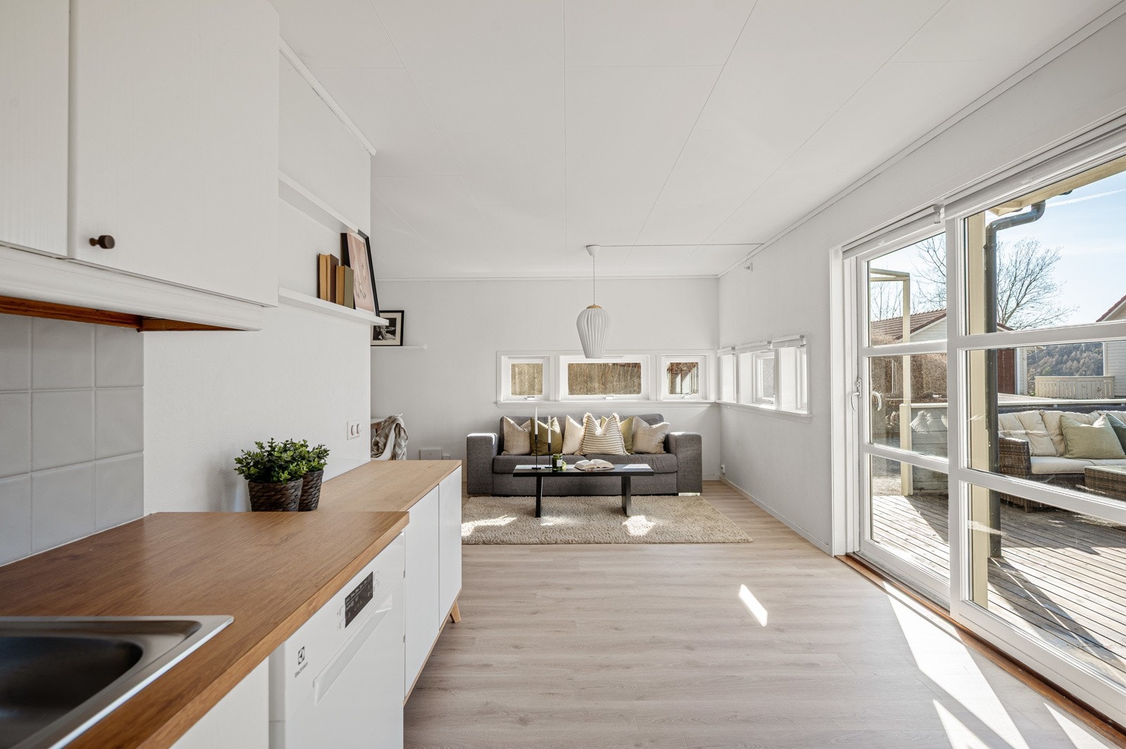 På grunn av den åpne romløsningen kan stue/kjøkken enkelt innredes etter eget ønske. Galleribilde