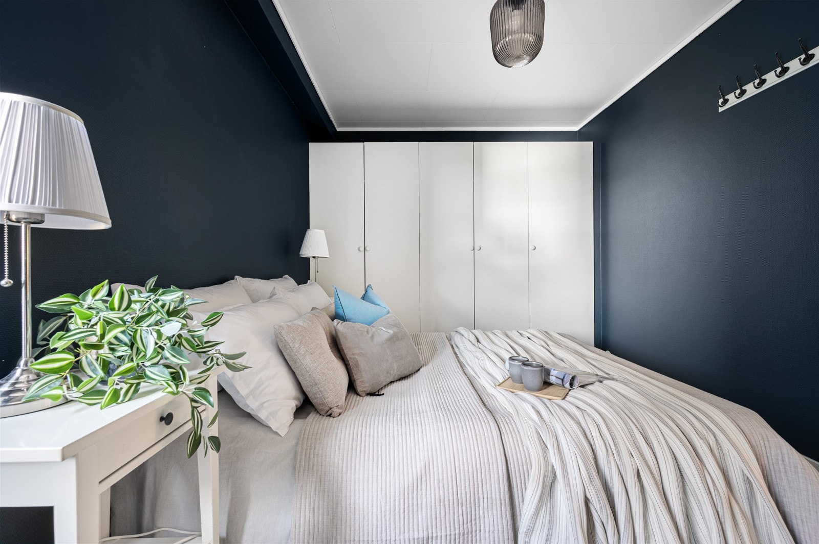 Hovedsoverom av romslig størrelse. Kan enkelt innredes med dobbeltseng og garderobe. Galleribilde