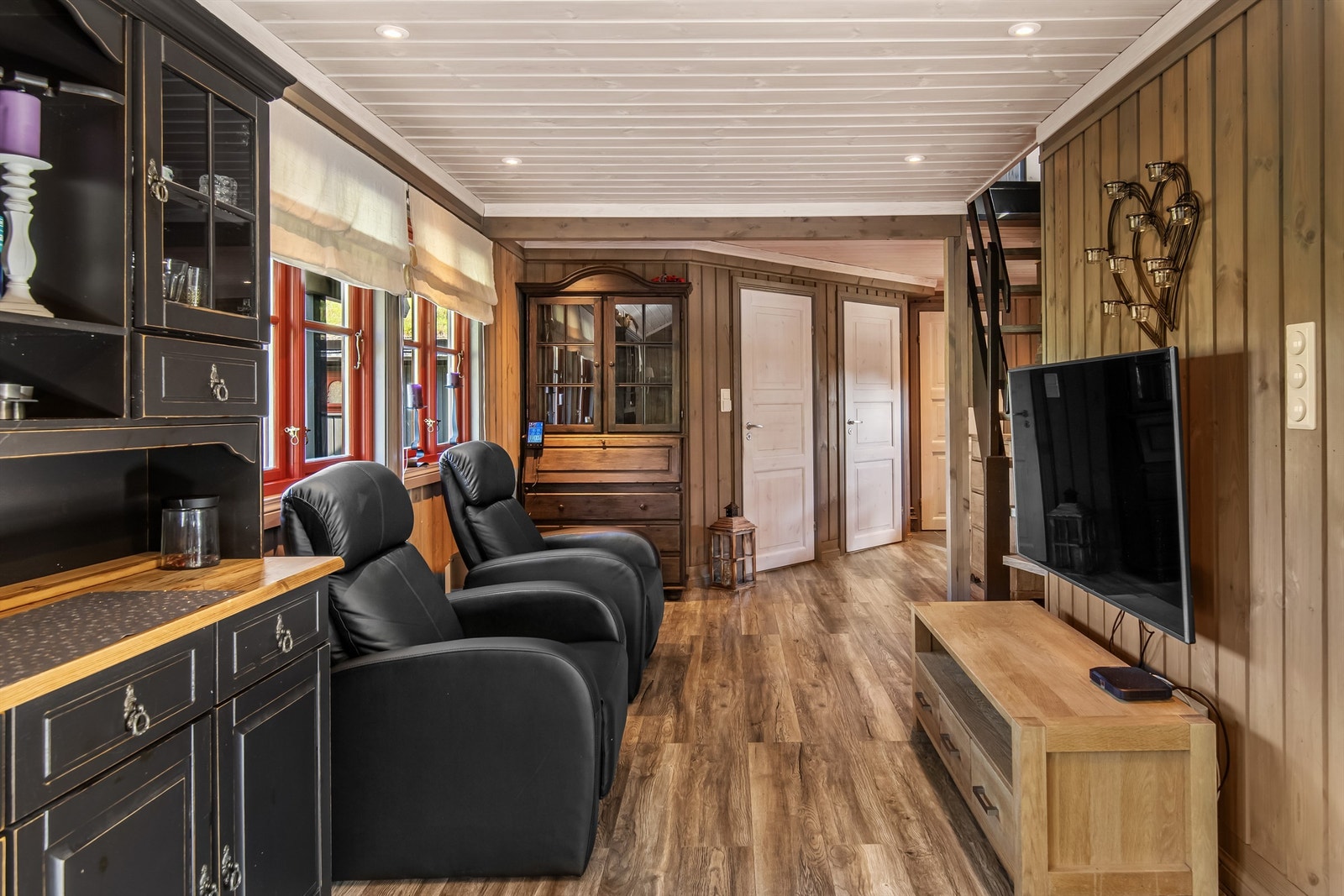 Tv-stuen har sin naturlige plassering i forstuen Galleribilde