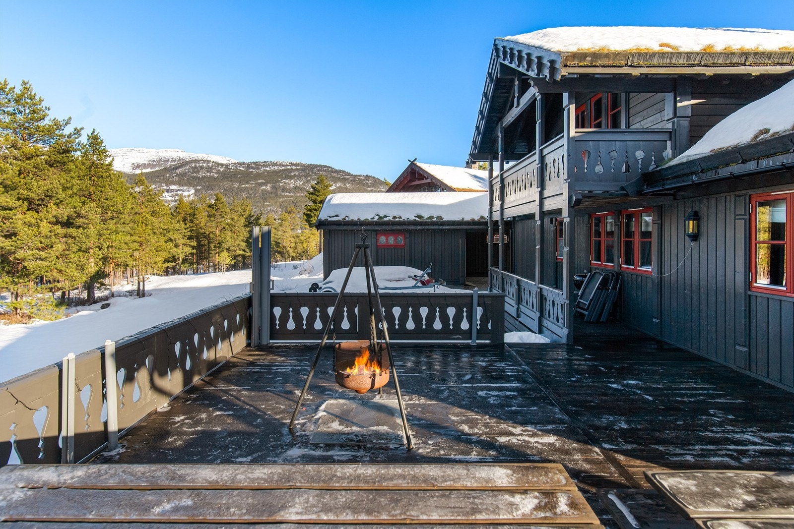 Flott utsikt og optimale solforhold på terrassen Galleribilde