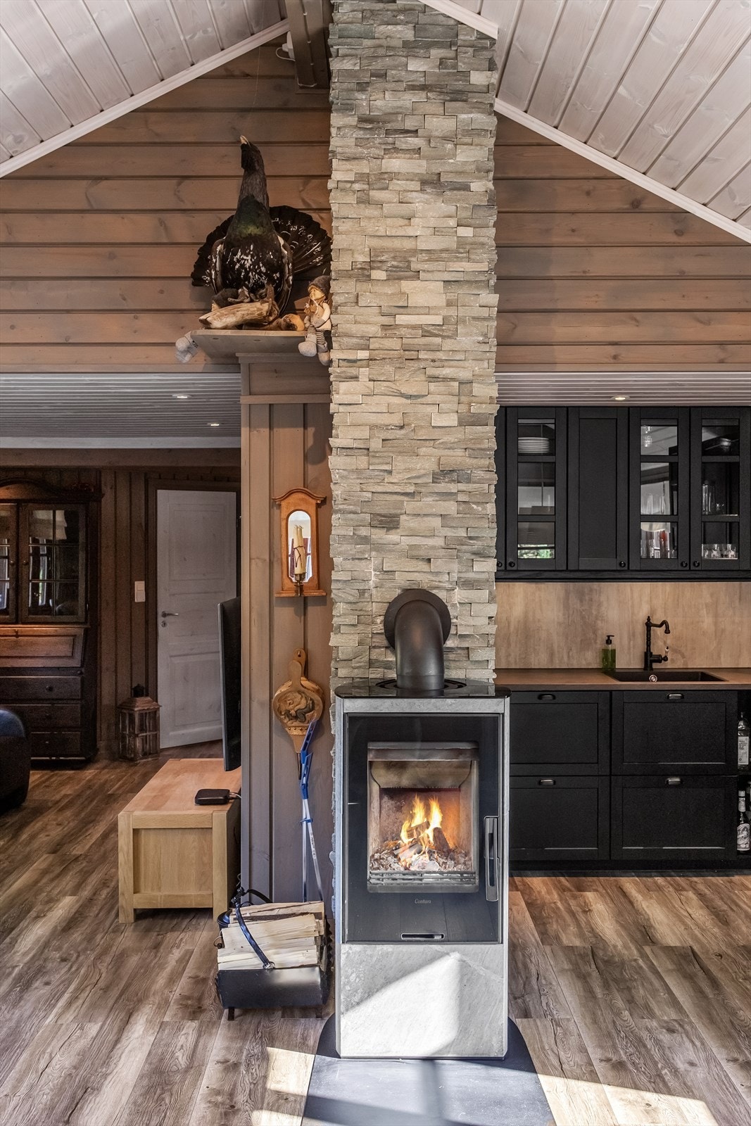 Effektiv og lekker peisovn Galleribilde