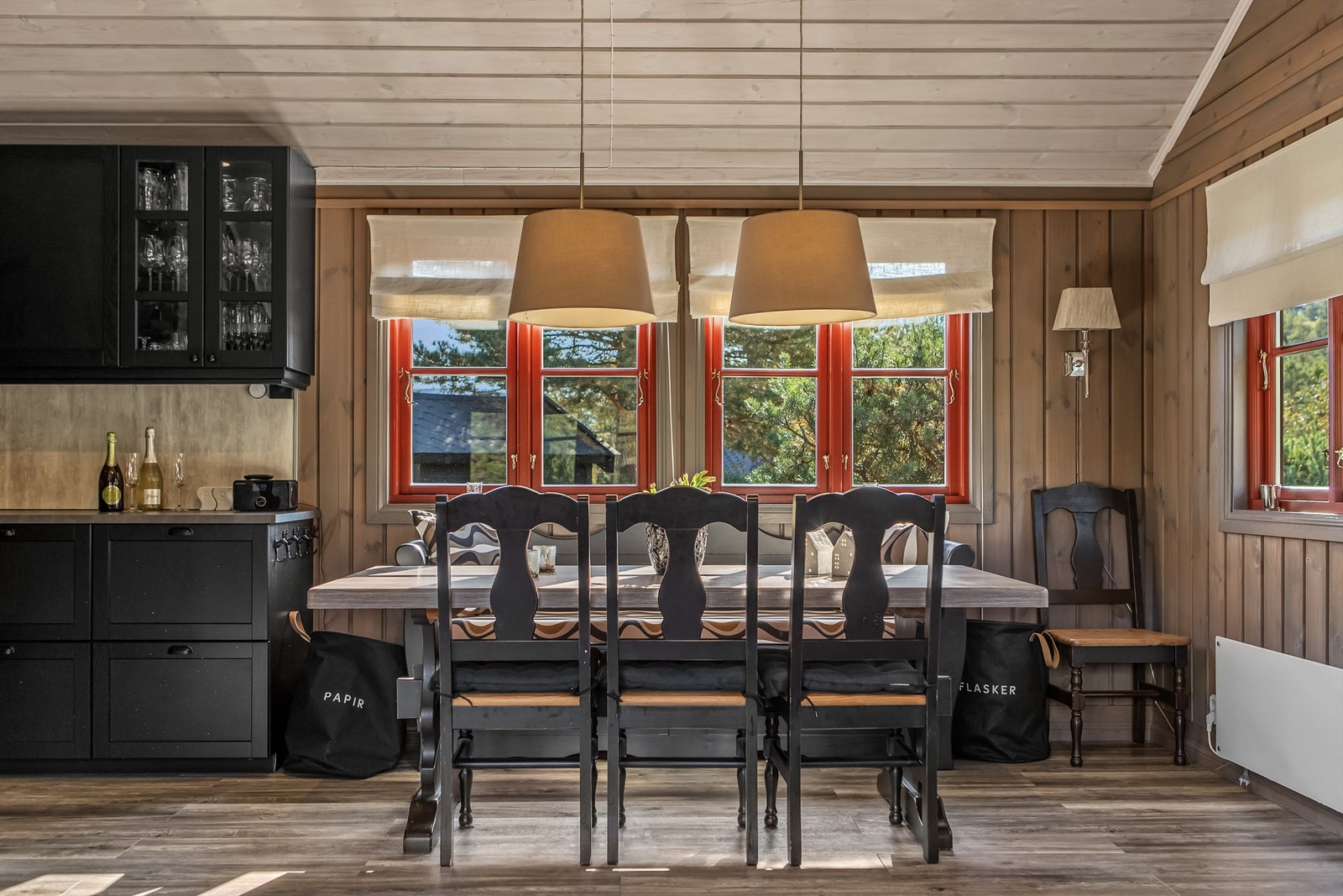 Koselig med utsikt til grønne omgivelser Galleribilde