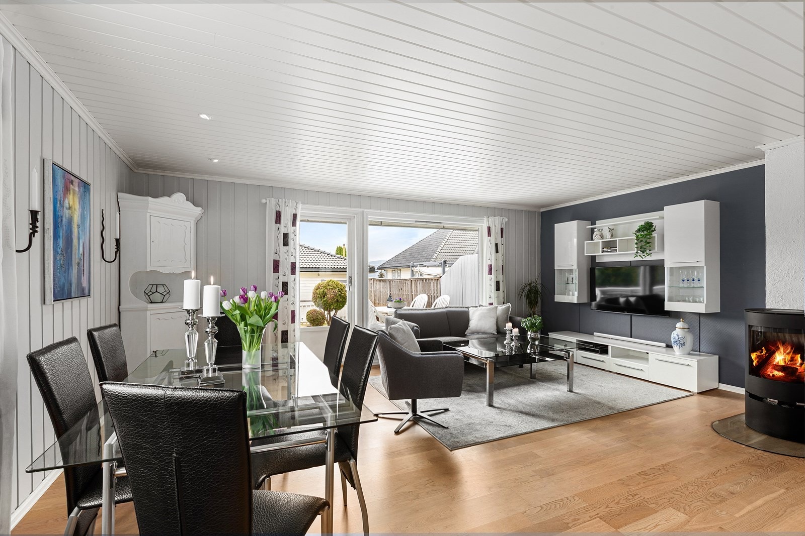 Vedovnen gir god varme og gjør stuen lun på kjølige dager. Galleribilde