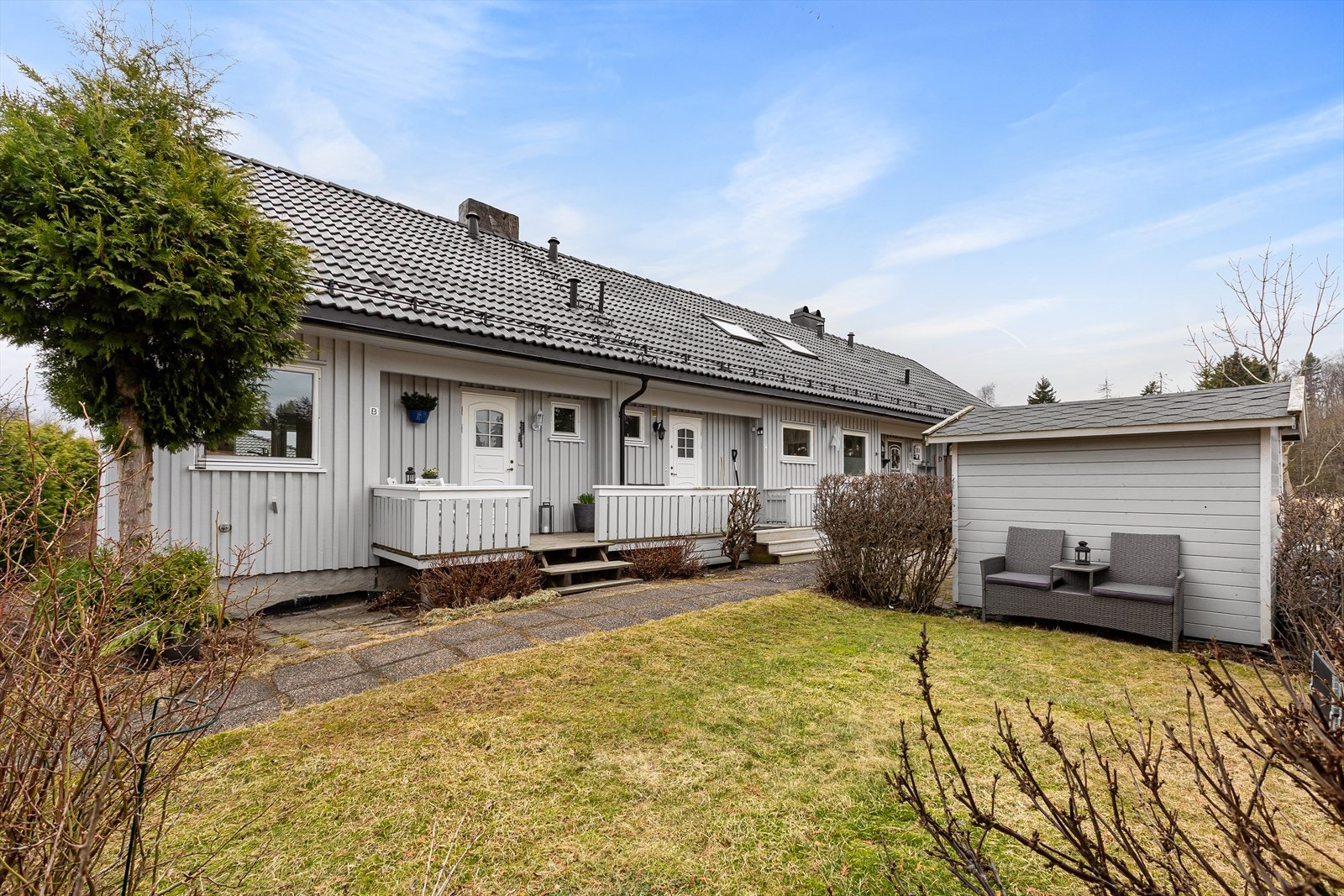 Eiendommen ligger i et etablert og barnevennlig boligområde på Spikkestad. Galleribilde