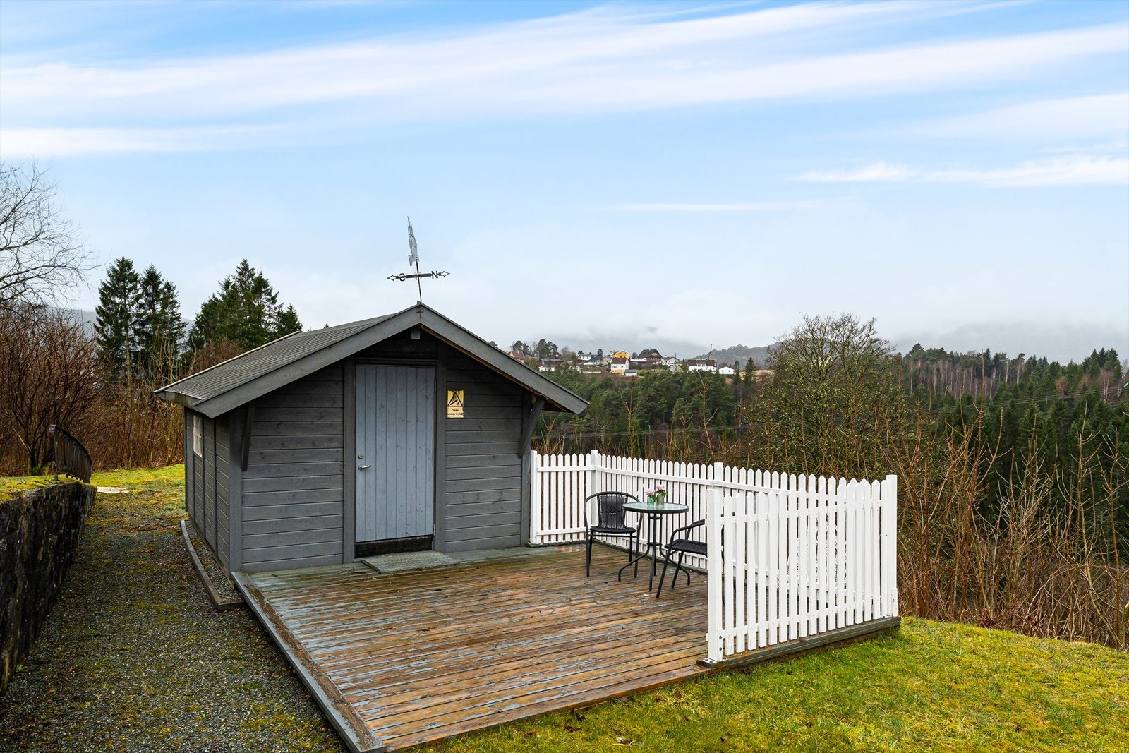 Her er det god plass til å lagre utemøbler. Galleribilde