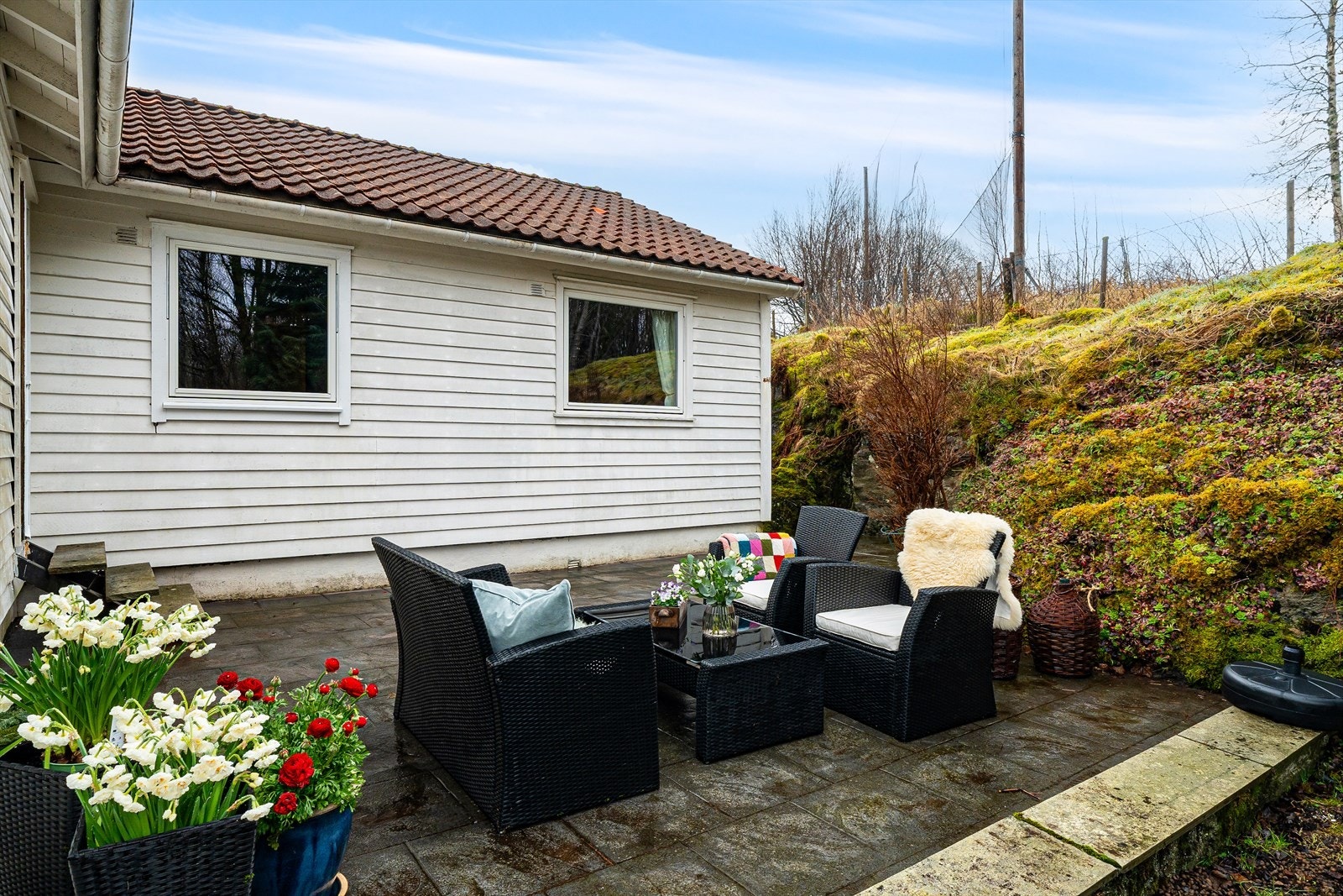 Eiendommen har en flott og skjermet uteområde. Galleribilde