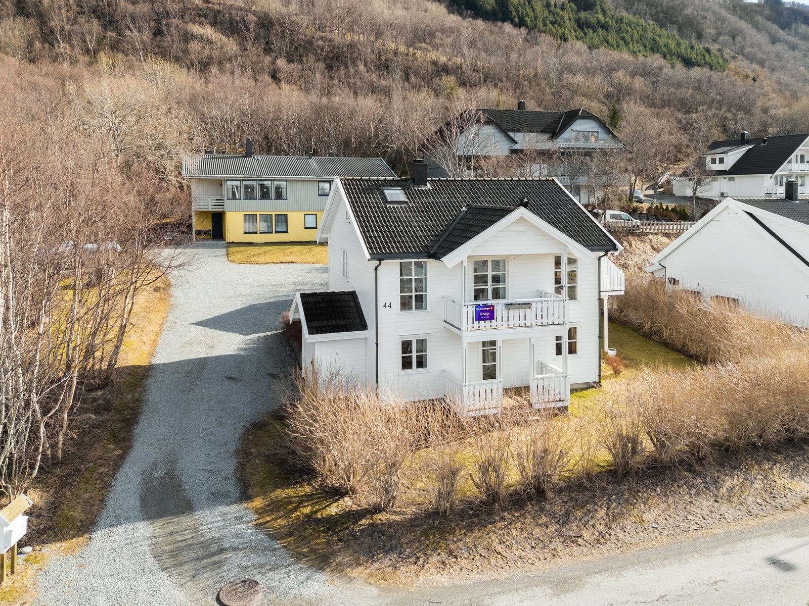 Fasade adkomst Galleribilde
