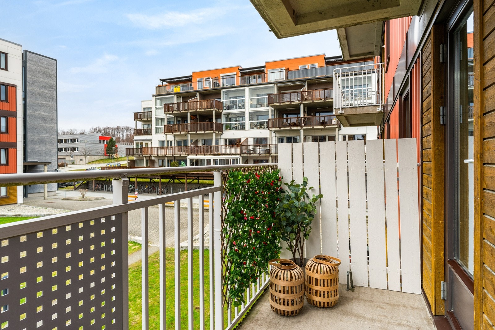 Borettslaget disponerer også en felles takterrasse med fantastiske solforhold. Galleribilde