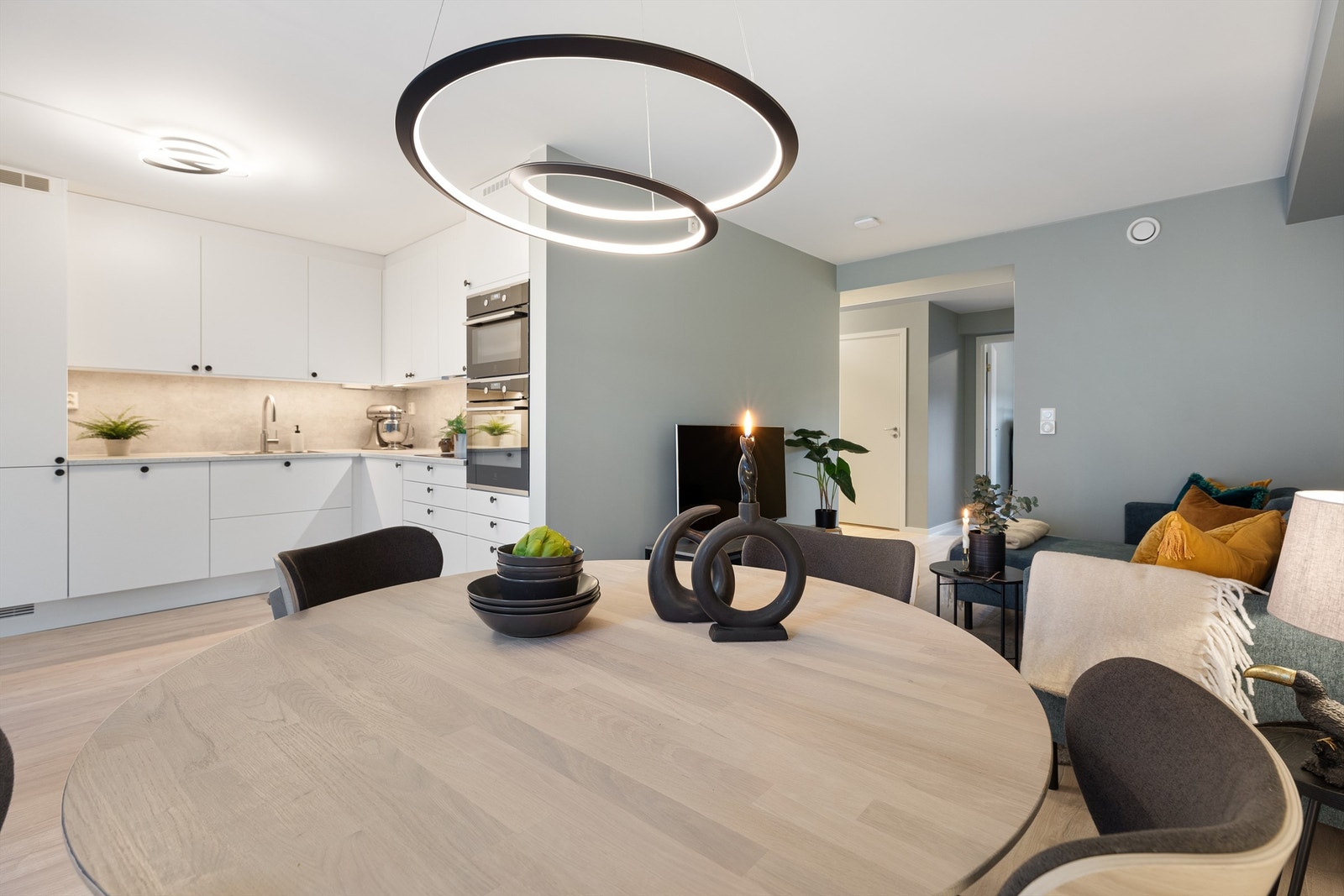 Leiligheten har god planløsning som gir rom for ulike møbleringsmuligheter. Galleribilde