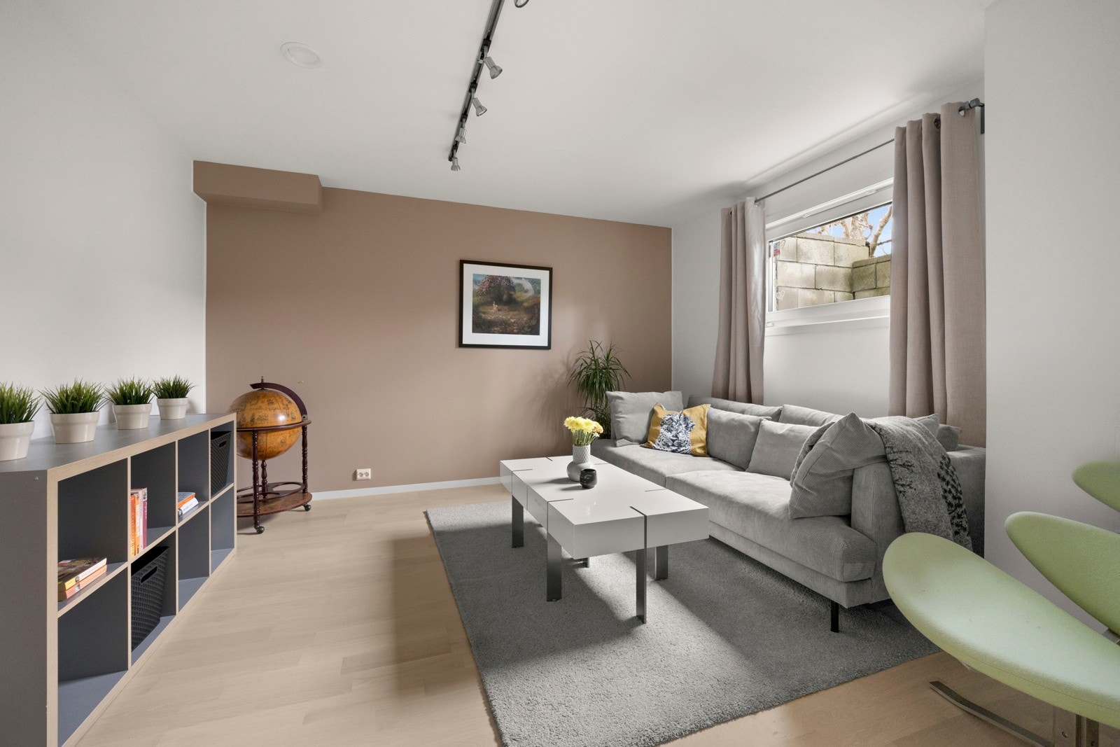 Rom benyttet som kjellerstue. Galleribilde