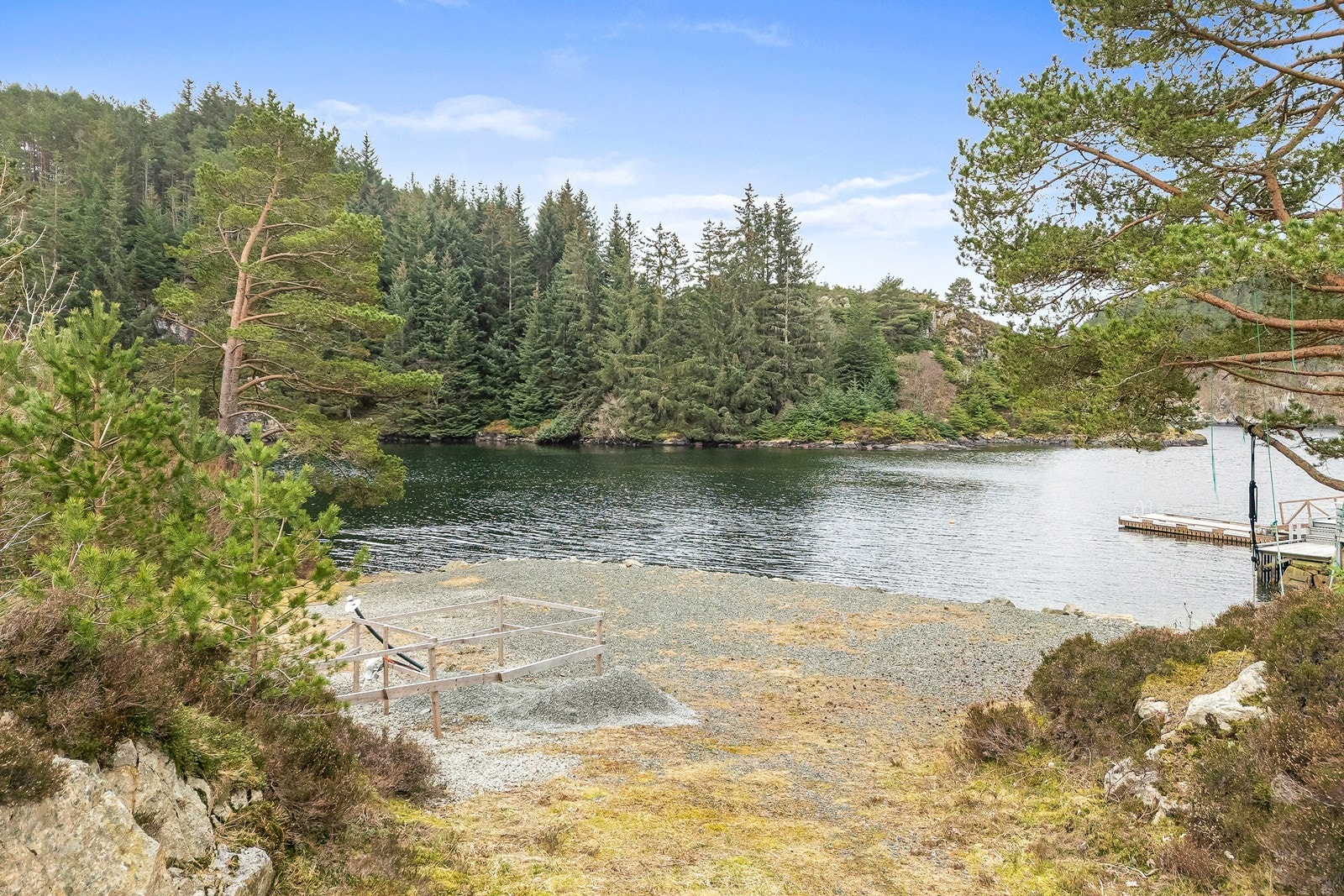 Det er lett tilkomst med bilvei helt frem. Galleribilde