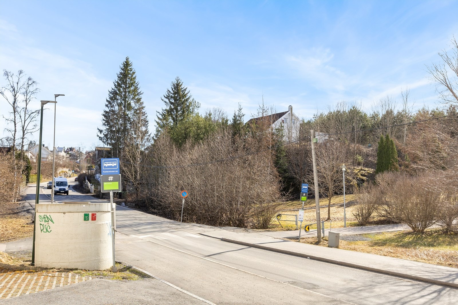 Det er buss med hyppige avganger i retning Oslo og Lillestrøm innen gangavstand fra leiligheten Galleribilde