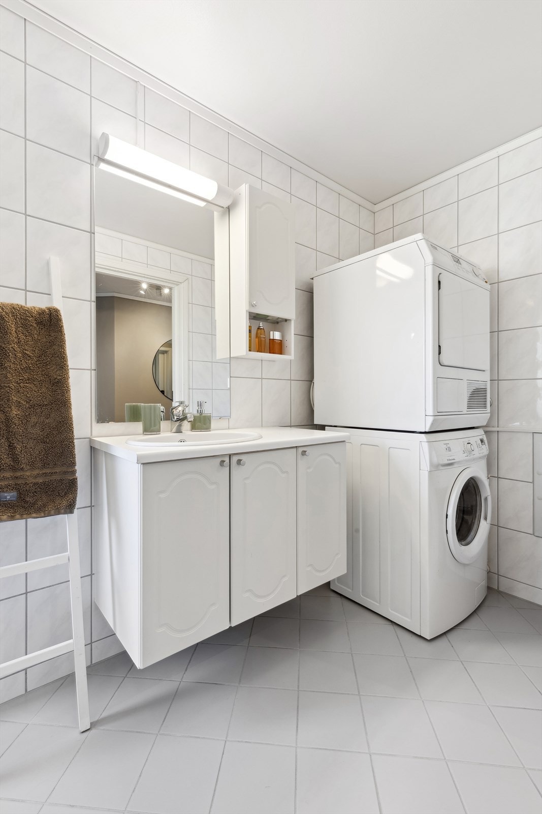 Vaskemaskin og tørketrommel medfølger Galleribilde