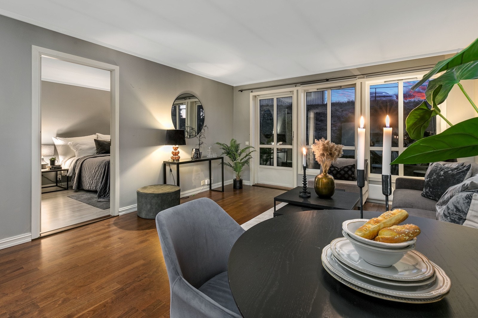 Leiligheten har en åpen og lys planløsning, som er enkel å møblere etter eget behov Galleribilde