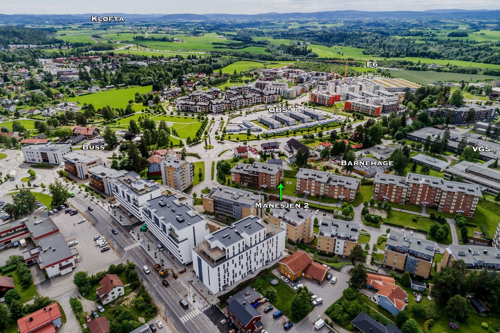 Leiligheten har en meget sentral og attraktiv beliggenhet i Jessheim sentrum i Ullensaker kommune, nær Jessheim Storsenter og Storgata. Galleribilde