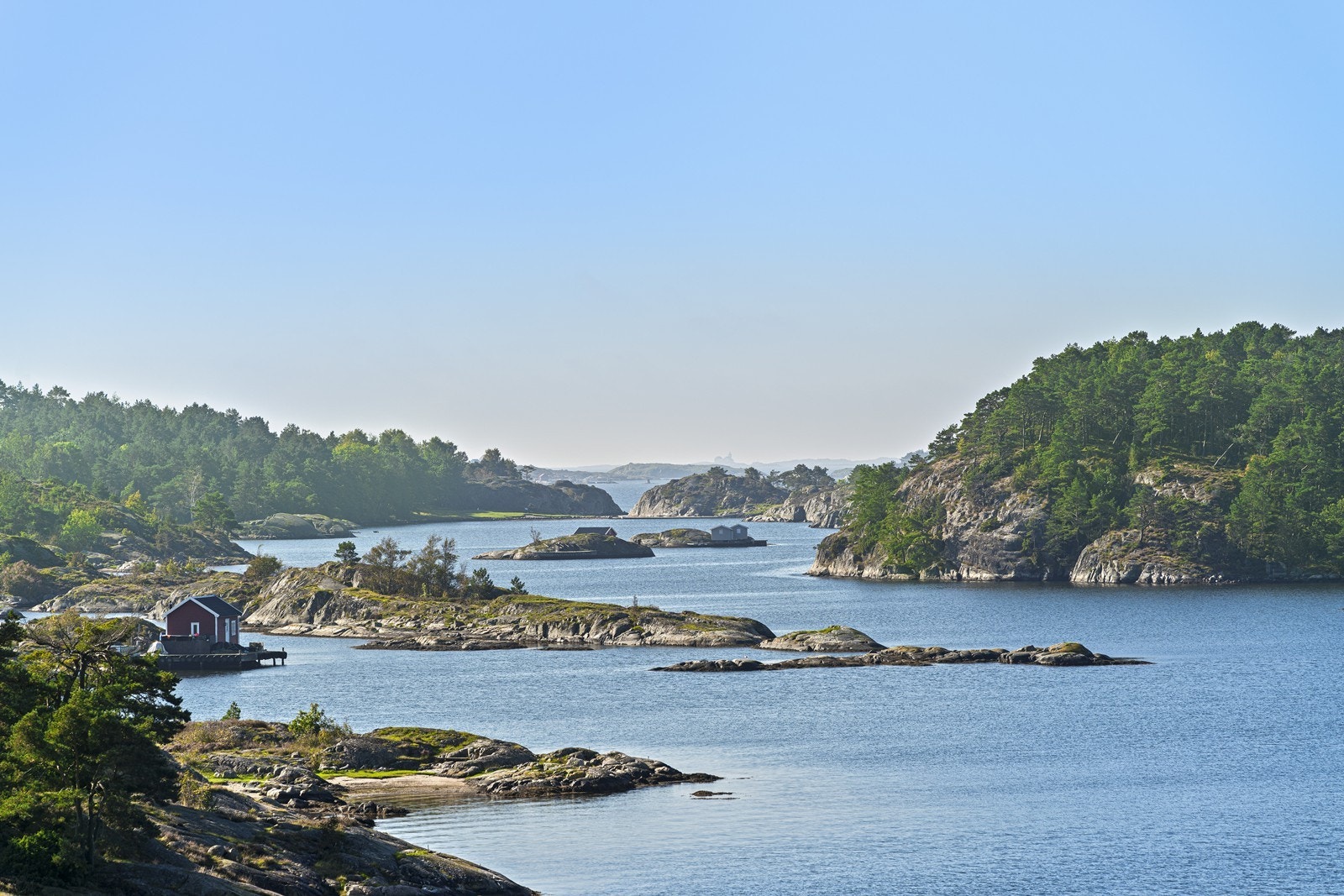 Her har man utsikt helt til Hoborsund fyr Galleribilde