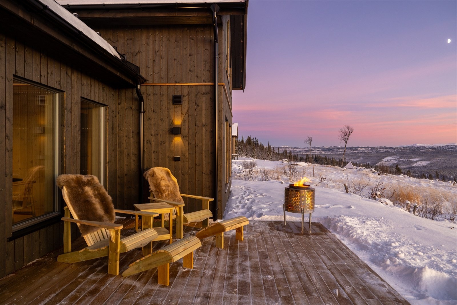 Indirekte lys på terrassen med utvendig stikkontakt Galleribilde