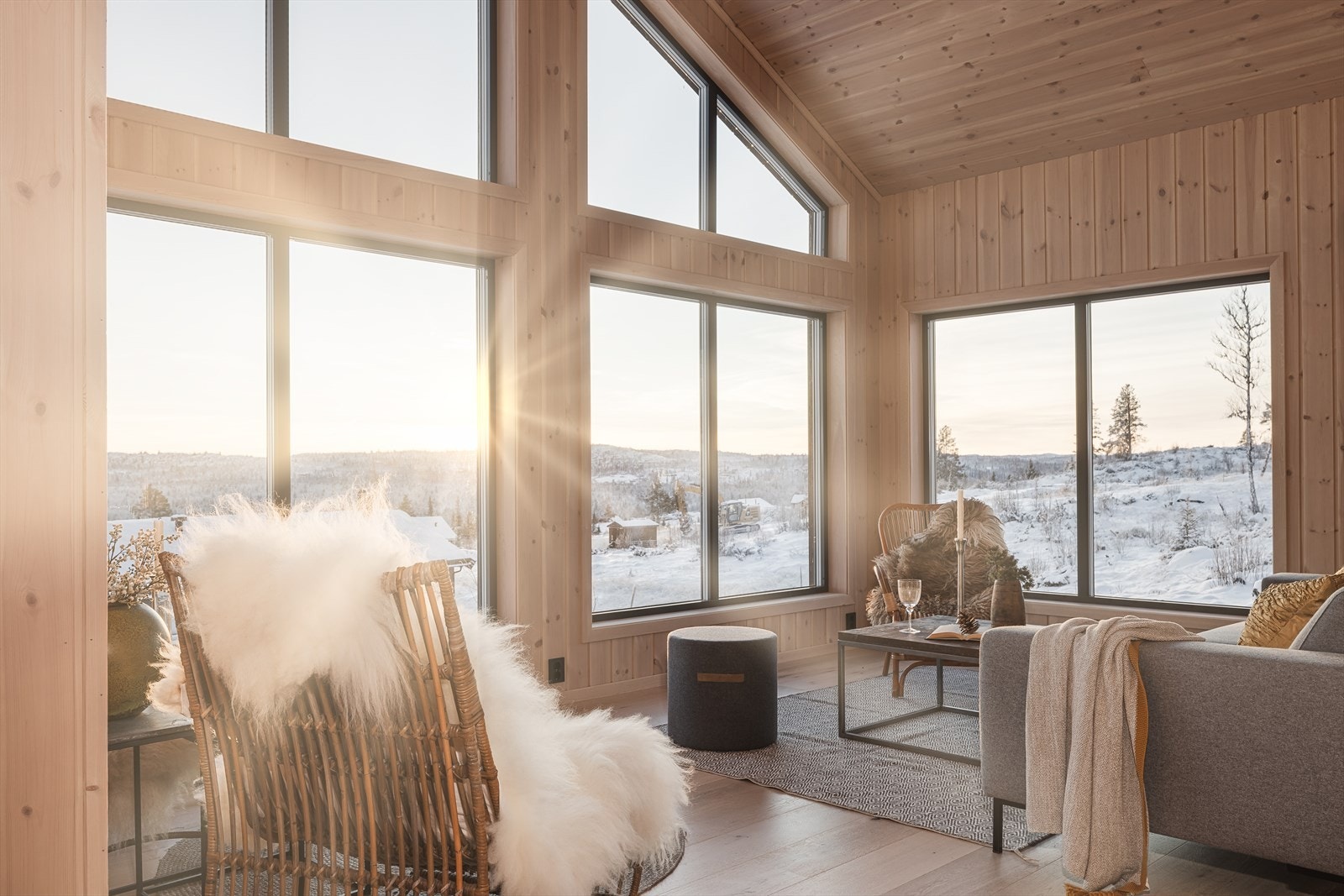 Solen renner over Brusethøgde i desember Galleribilde