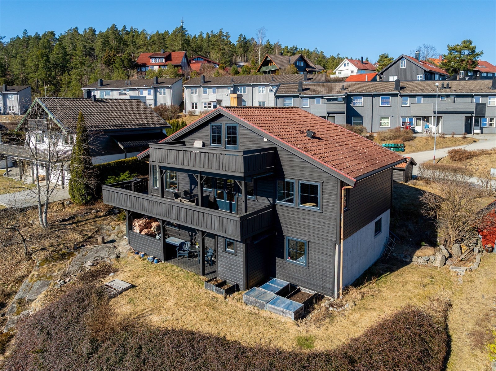 En innholdsrik familiebolig med hele 5 soverom og fantastisk beliggenhet Galleribilde