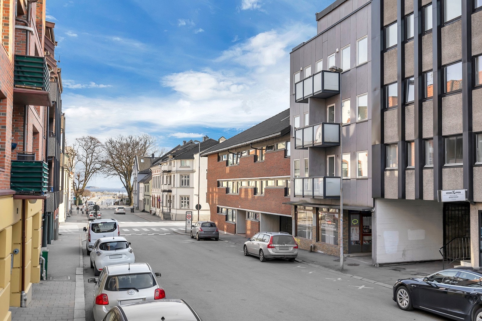 Sentral beliggenhet i byen med alt "rett rundt hjørnet" Galleribilde