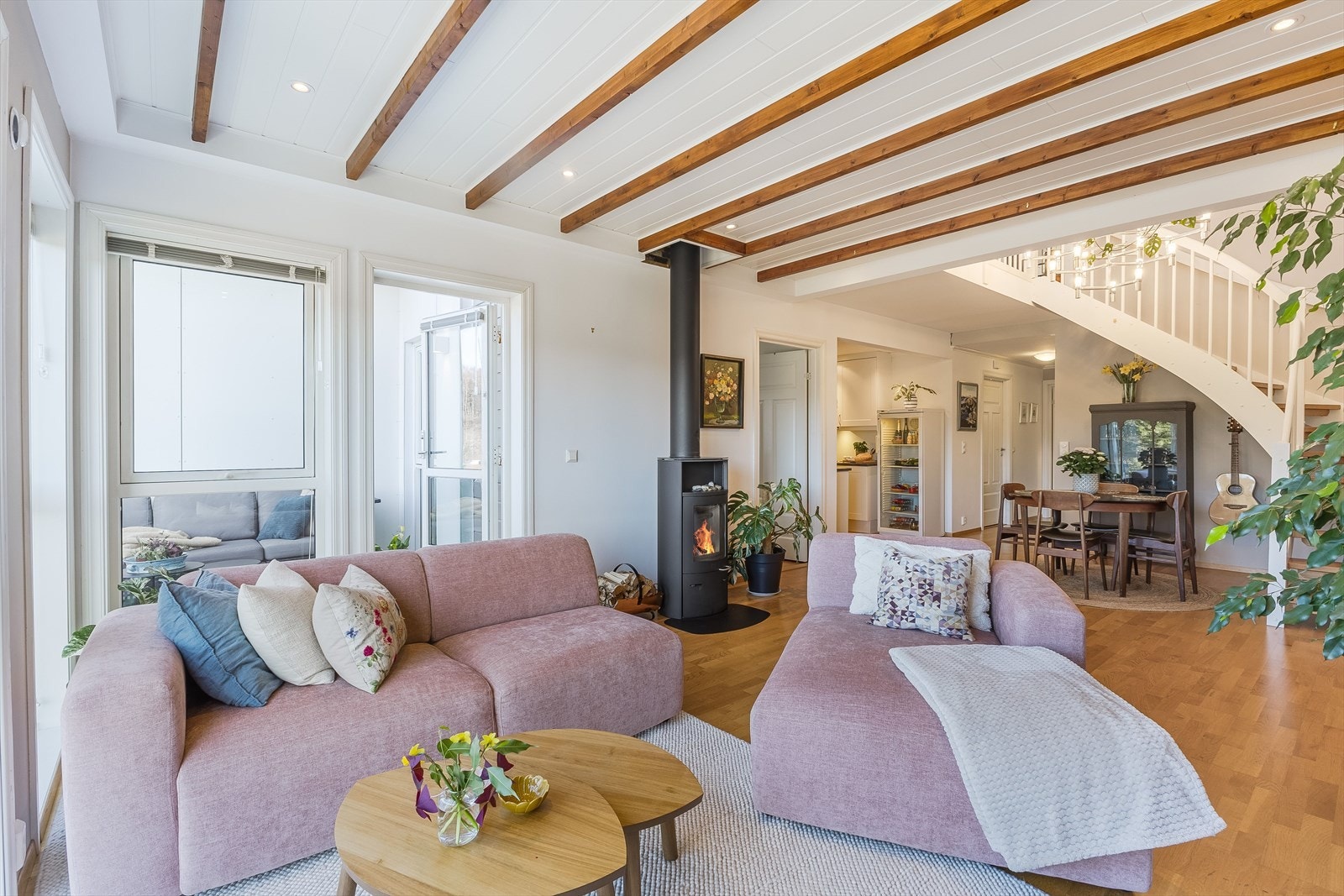 Velkommen til Fjellavegen 235 F! Presentert av Annette Nordvik Samland i Eiendomsmegler Vest. Galleribilde