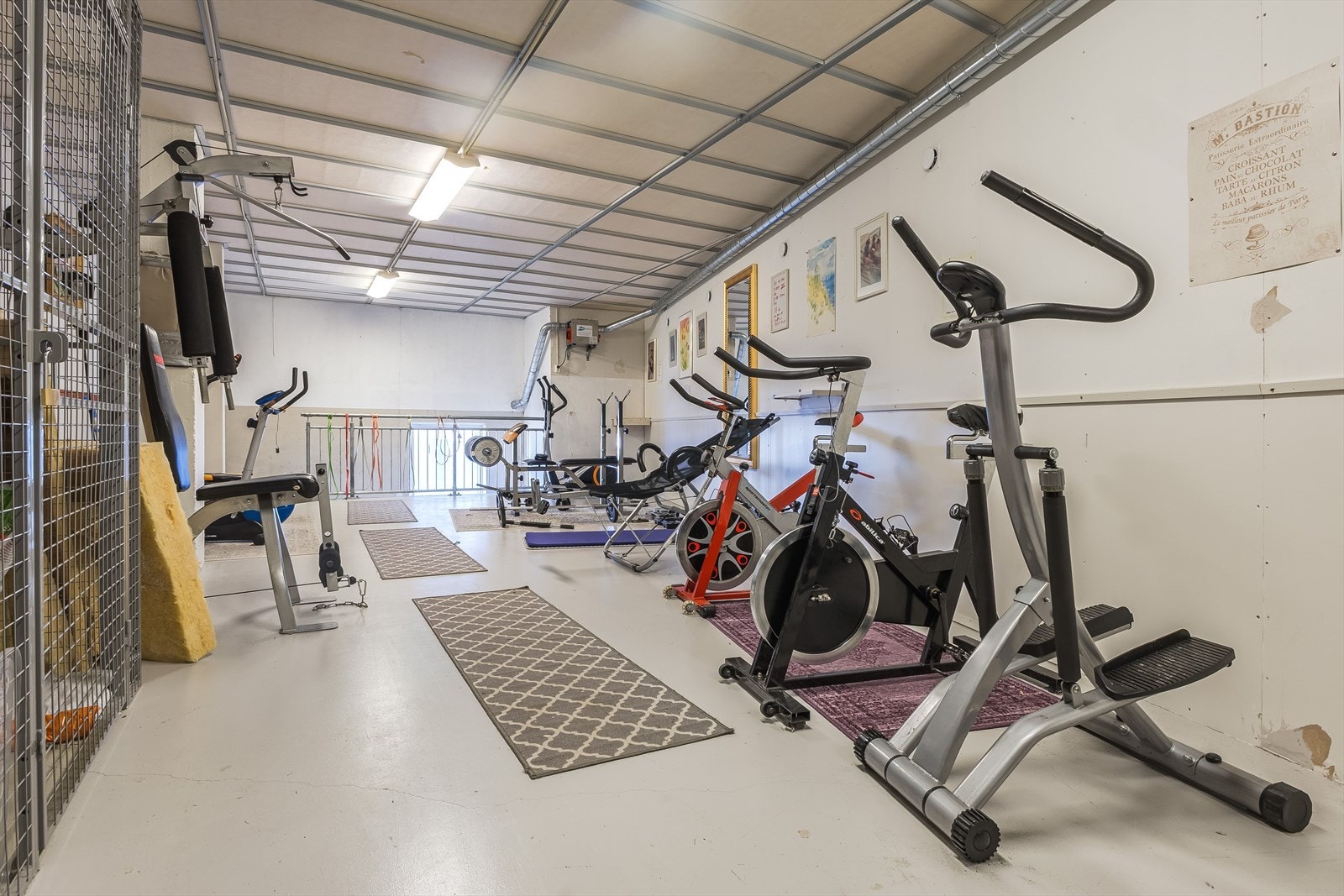 Man har også tilgang til sameiets treningssenter som ligger i underetasjen - enklere blir det ikke! Galleribilde