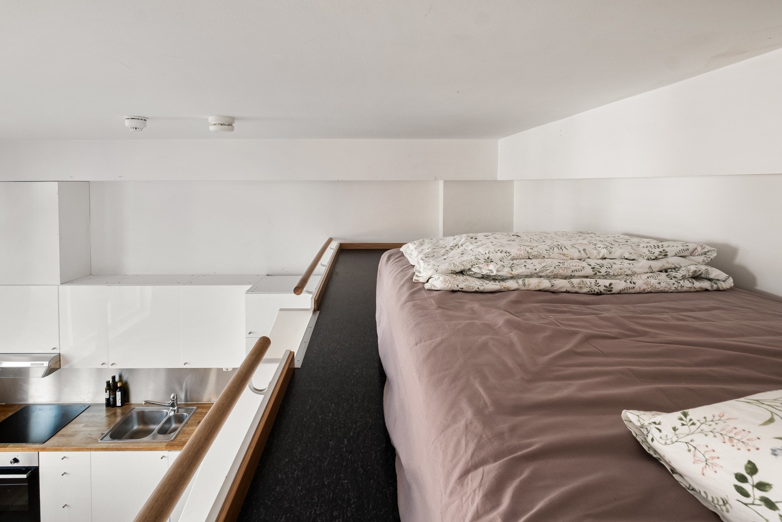 Selger har benyttet hemsen som soveplass. Galleribilde