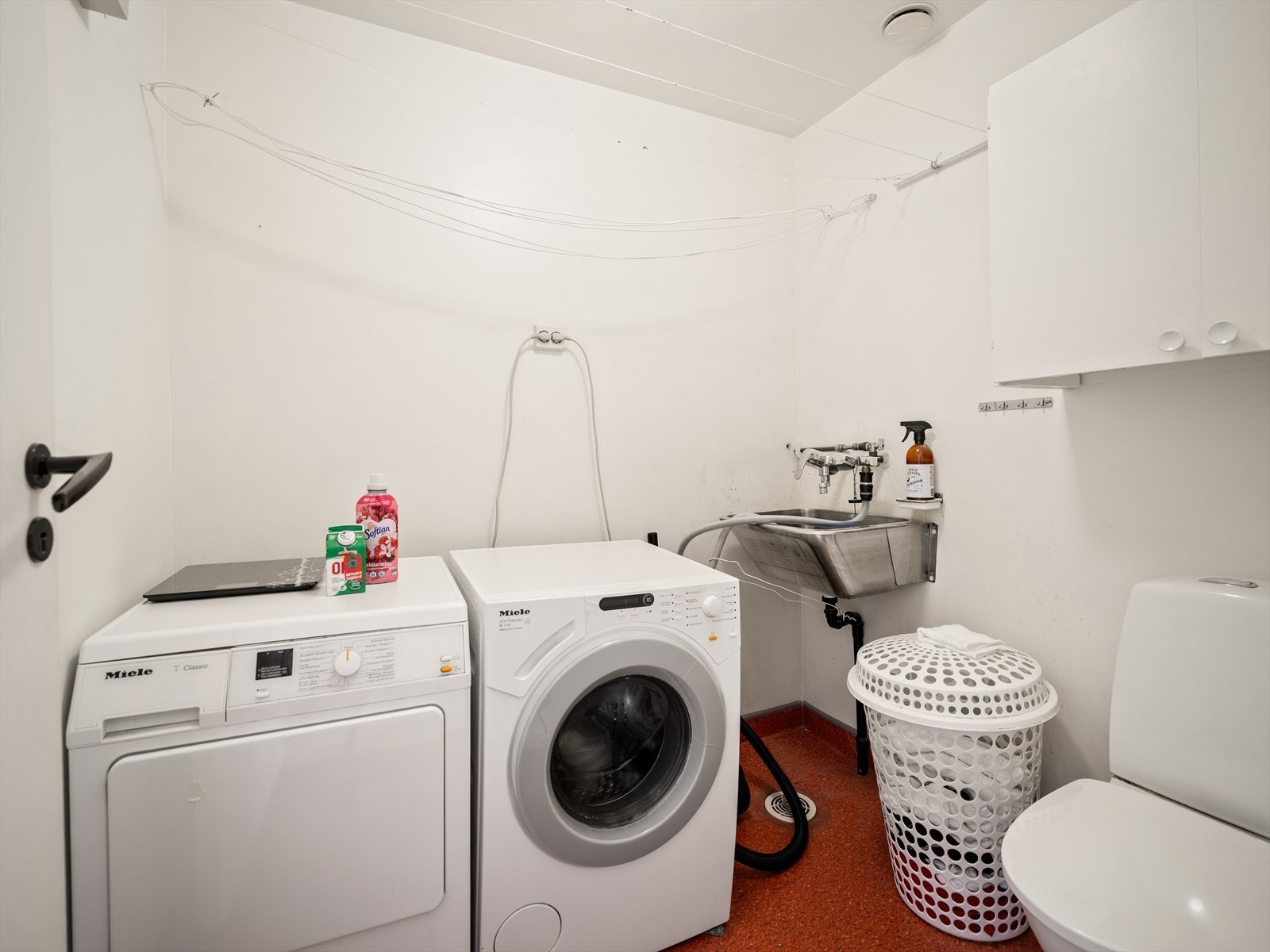 Vaskerom Galleribilde