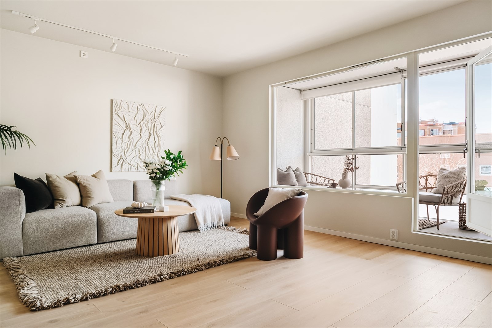 Velkommen til Åsane Senter 17 - presentert av Martin Høgøy Bjørkbom v/Eiendomsmegler Vest Galleribilde