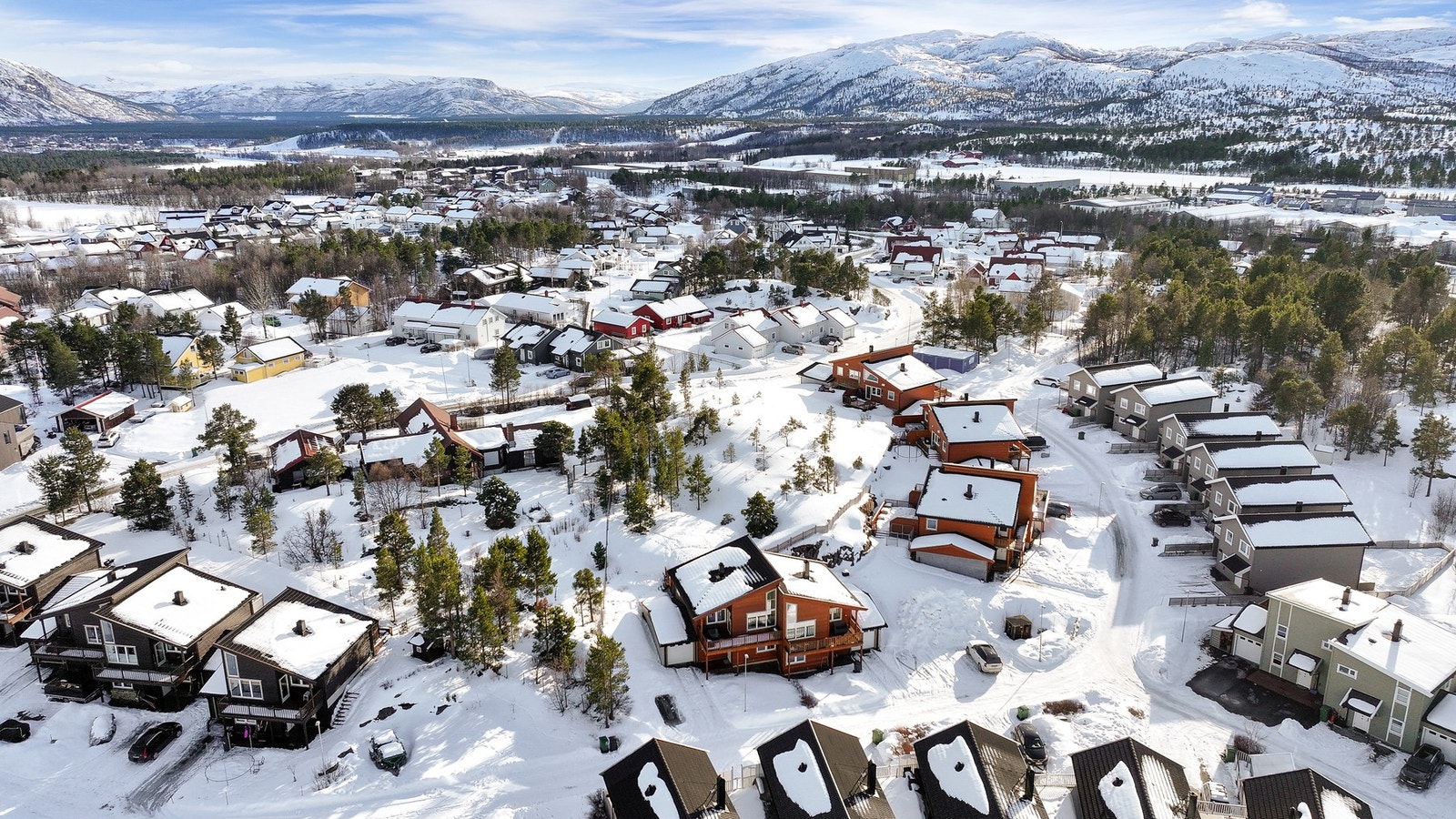 Det er gode turmuligheter i variert terreng like i nærheten. Galleribilde