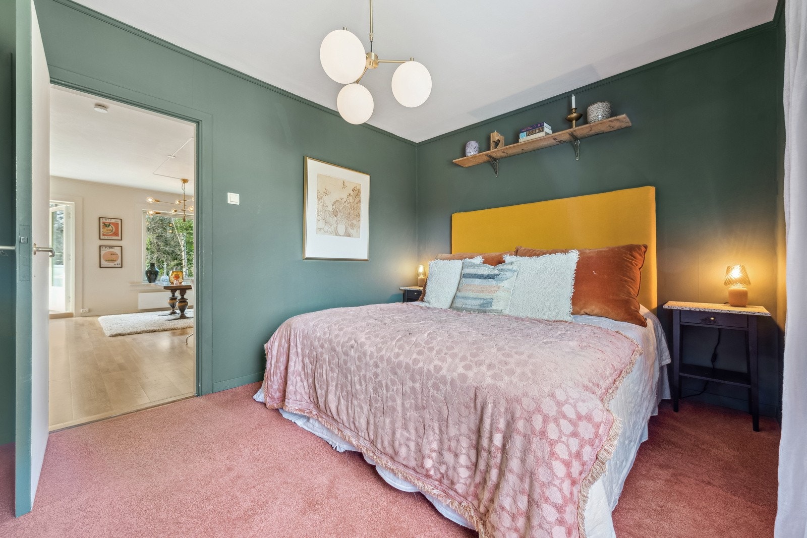 Vegg til vegg teppe på gulv Galleribilde