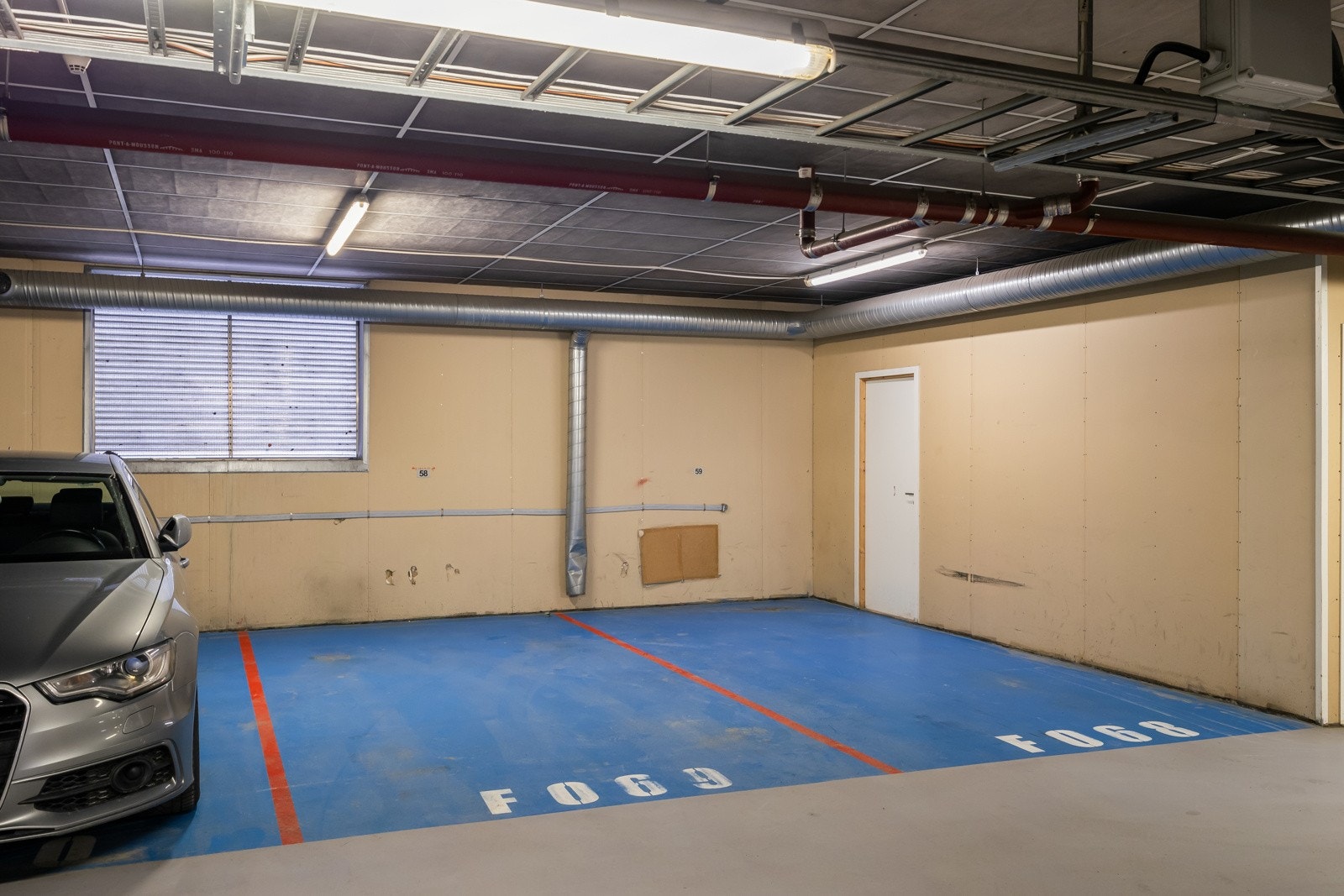 Fast p-plass i oppvarmet garasjeanlegg under bygget medfølger i handelen. Galleribilde