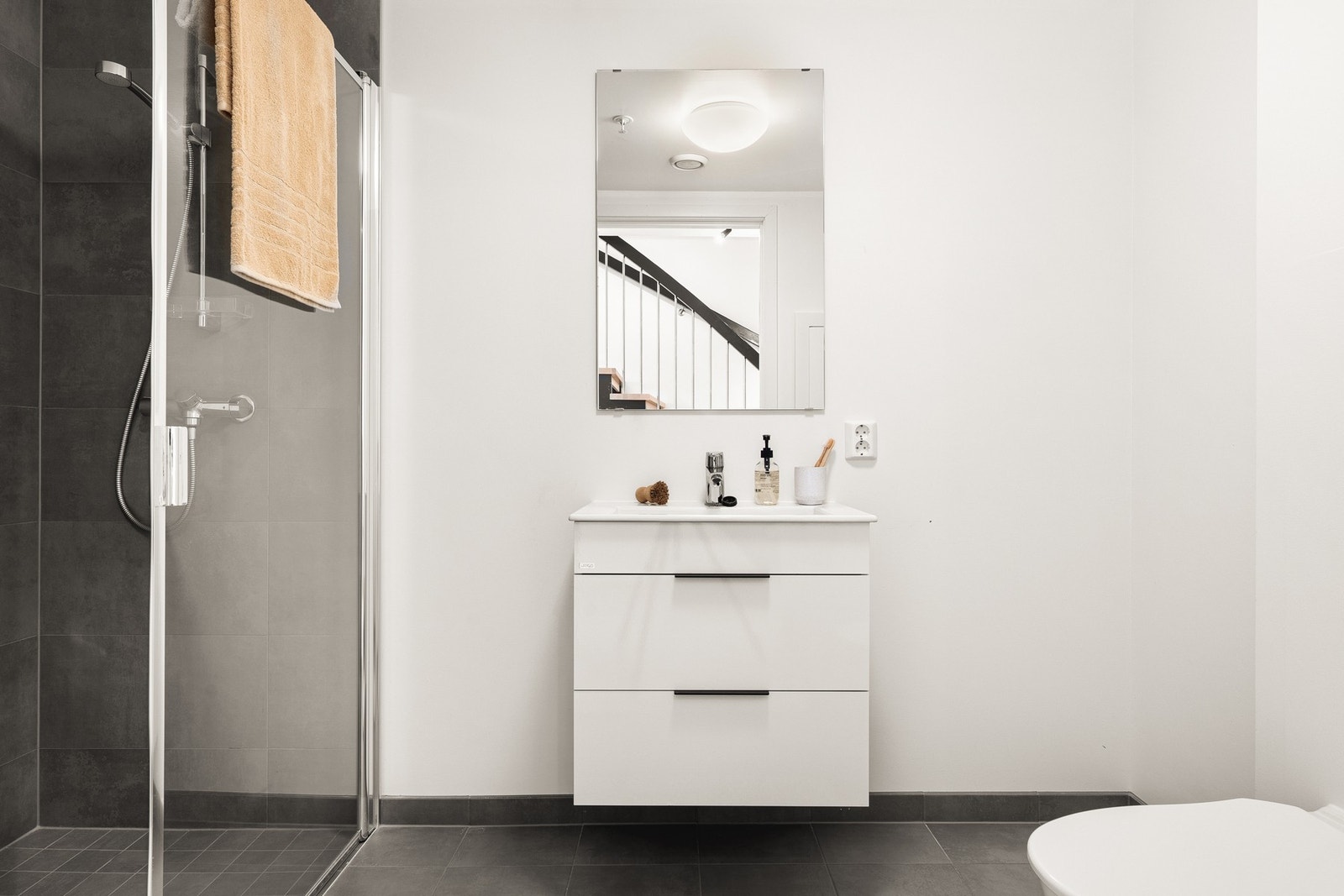 Varmekabler i gulvet. Galleribilde