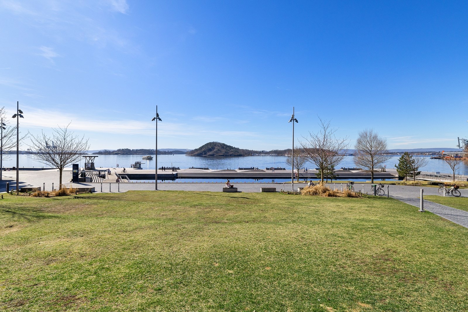 Sjøbadet er fantastisk å ha rett utenfor døren Galleribilde