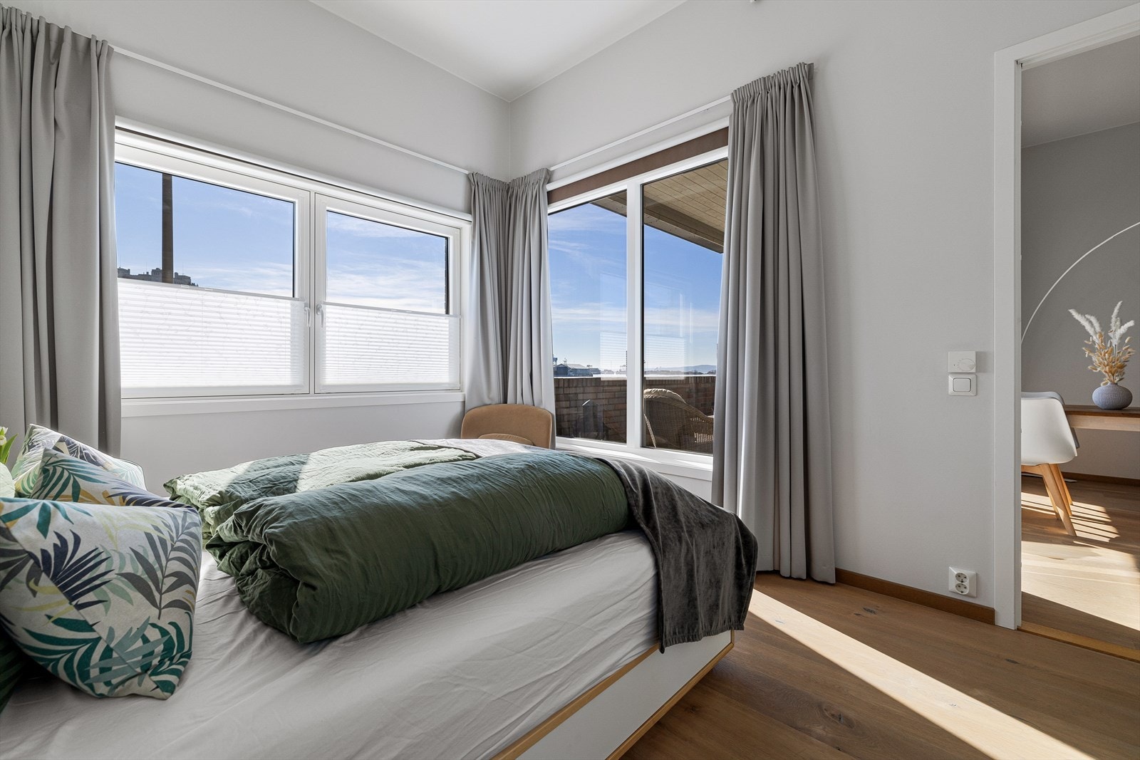 Åpent utsyn, 1-stavs parkett og gulvvarme Galleribilde