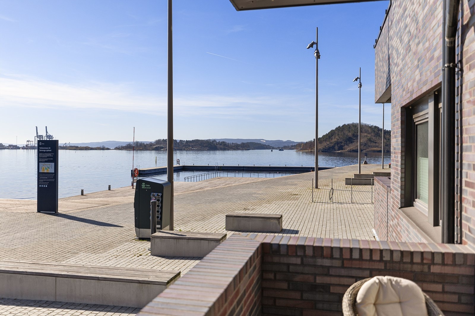 Morgenbadet kan tas rett utenfor leiligheten Galleribilde